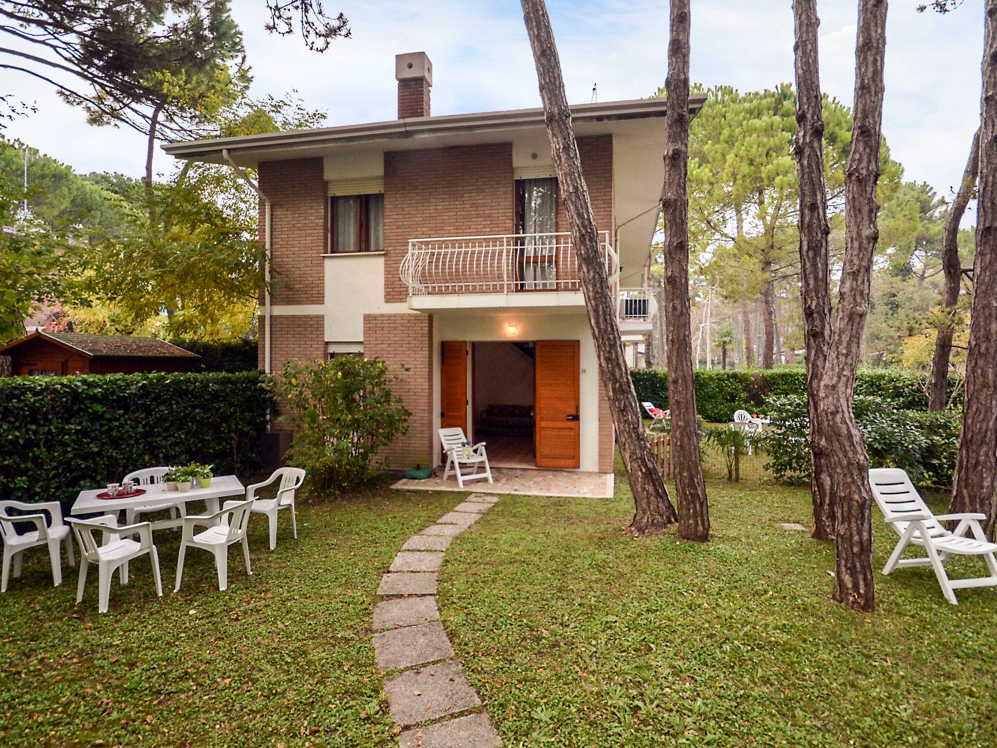 Photo 1 - Appartement de 2 chambres à Lignano Sabbiadoro avec jardin et terrasse