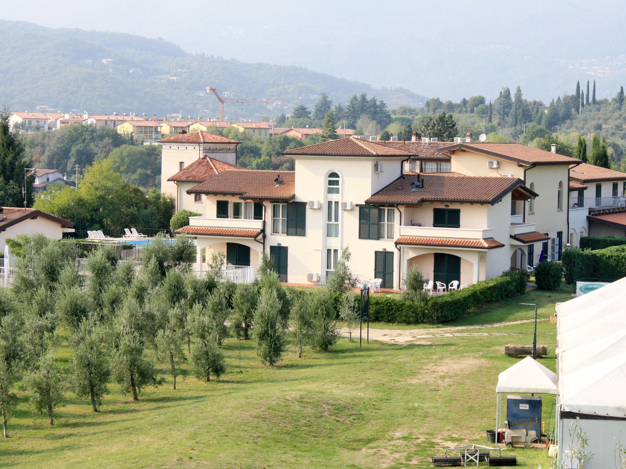 Foto 25 - Appartamento con 1 camera da letto a Salò con piscina e giardino