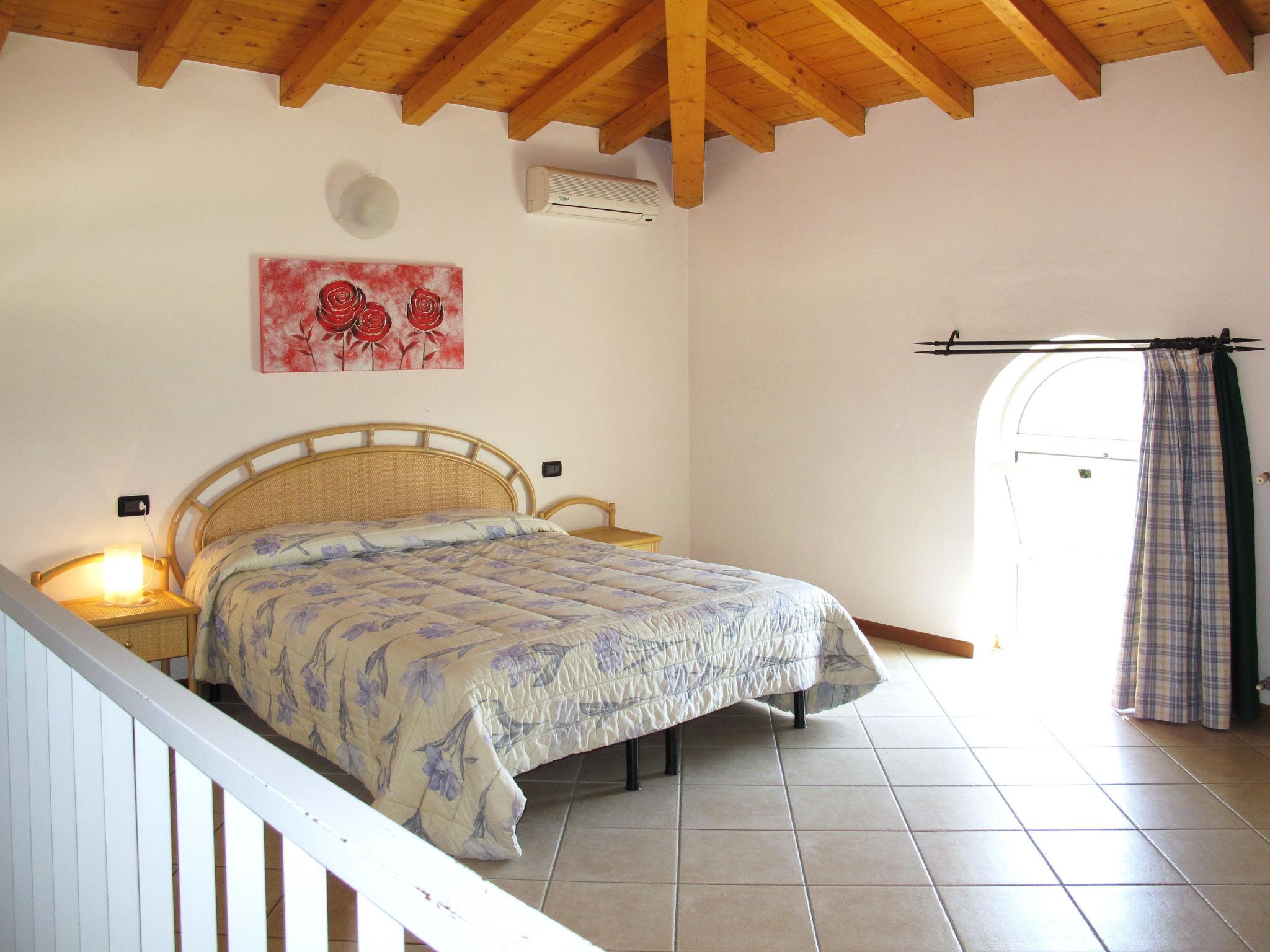 Photo 7 - 1 bedroom Apartment in Salò with swimming pool and mountain view