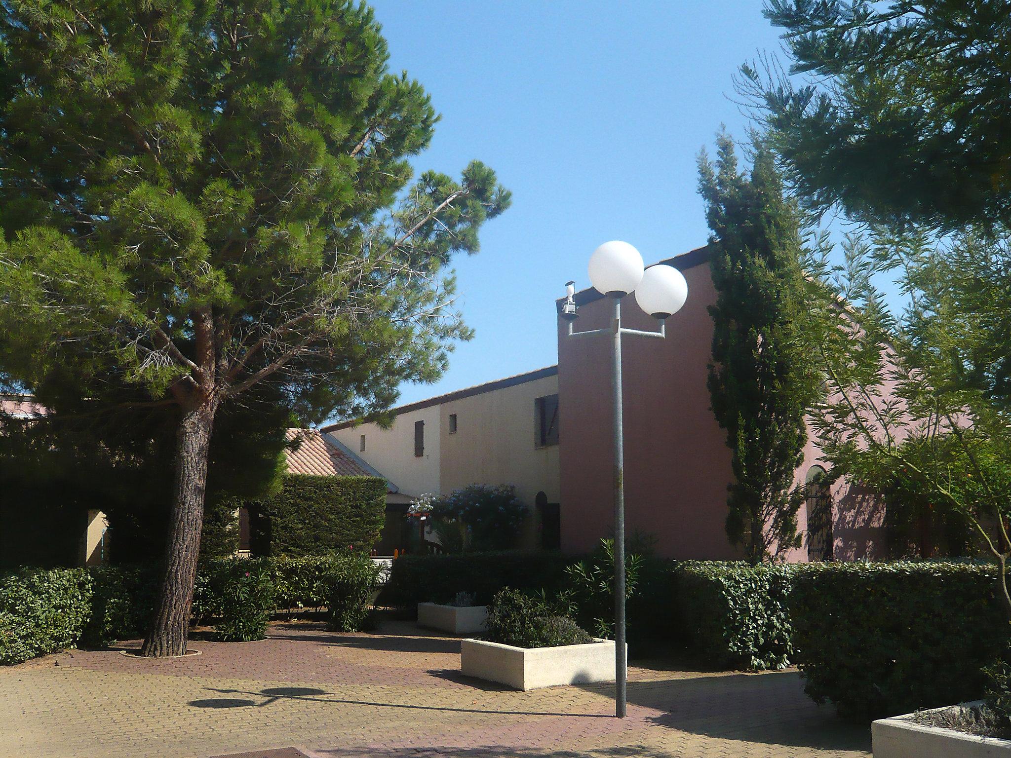 Photo 18 - House in Gruissan with swimming pool and terrace