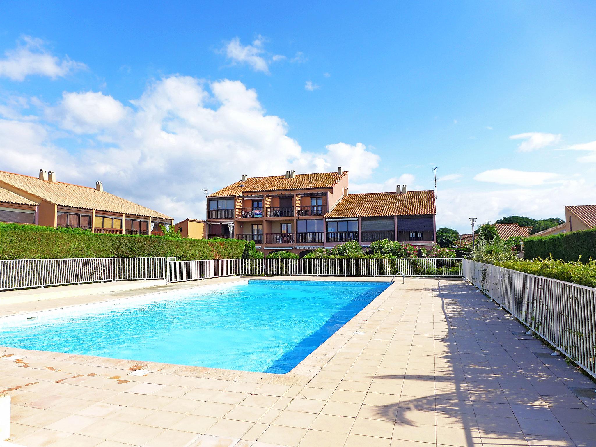Foto 1 - Casa de 1 quarto em Gruissan com piscina e vistas do mar