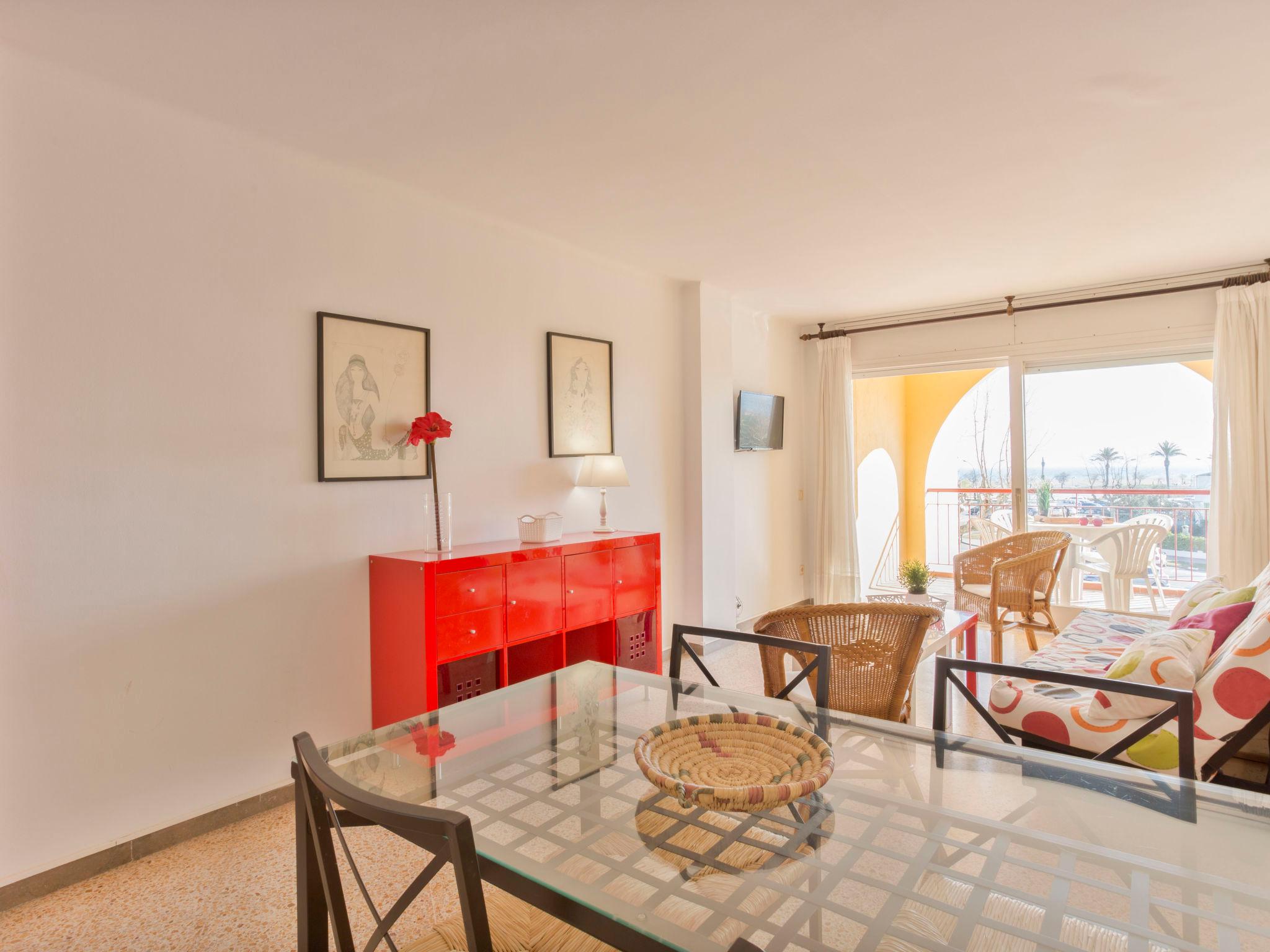 Foto 6 - Apartamento de 1 quarto em Castelló d'Empúries com jardim e terraço