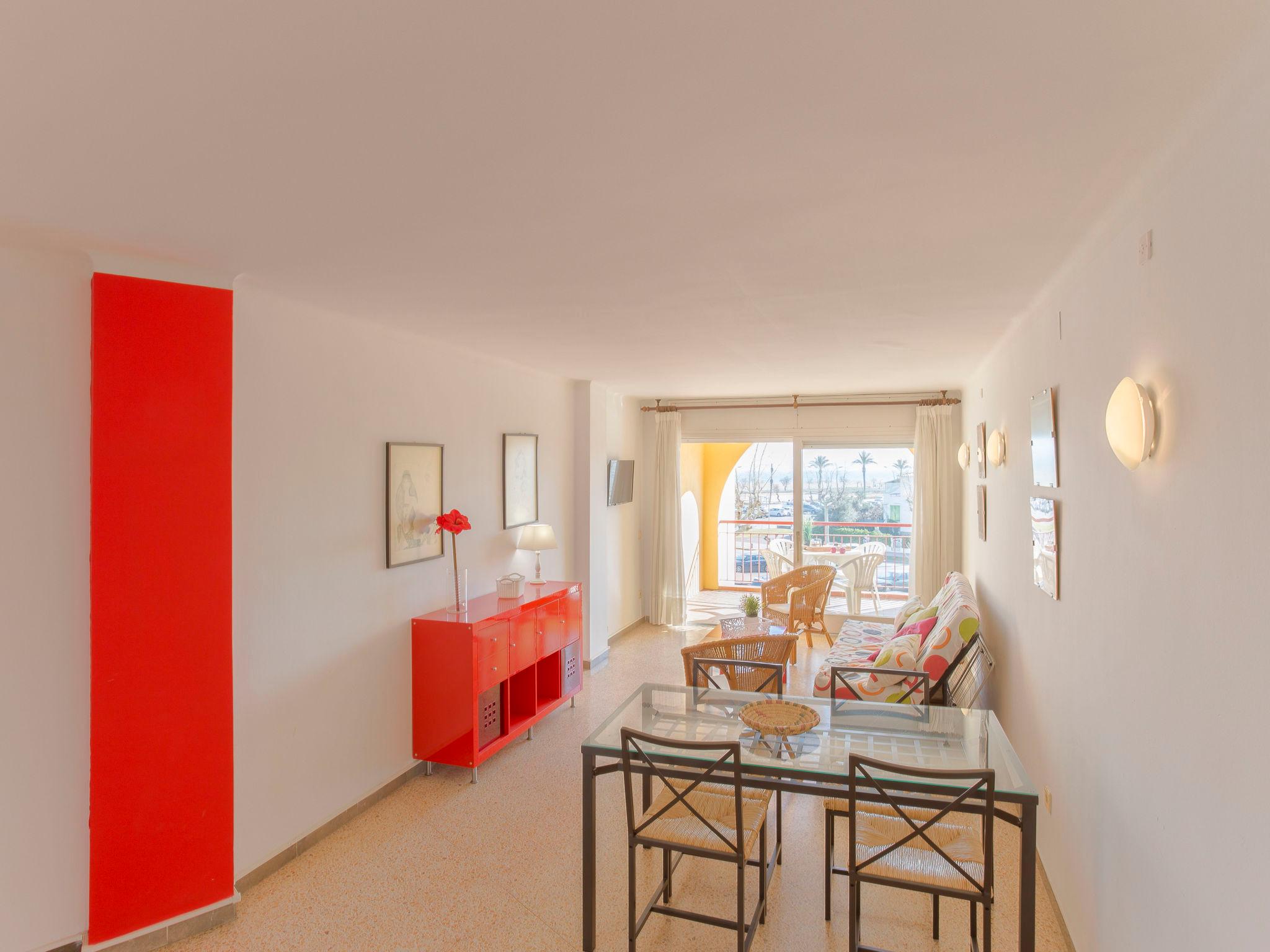 Foto 7 - Apartamento de 1 quarto em Castelló d'Empúries com jardim e terraço