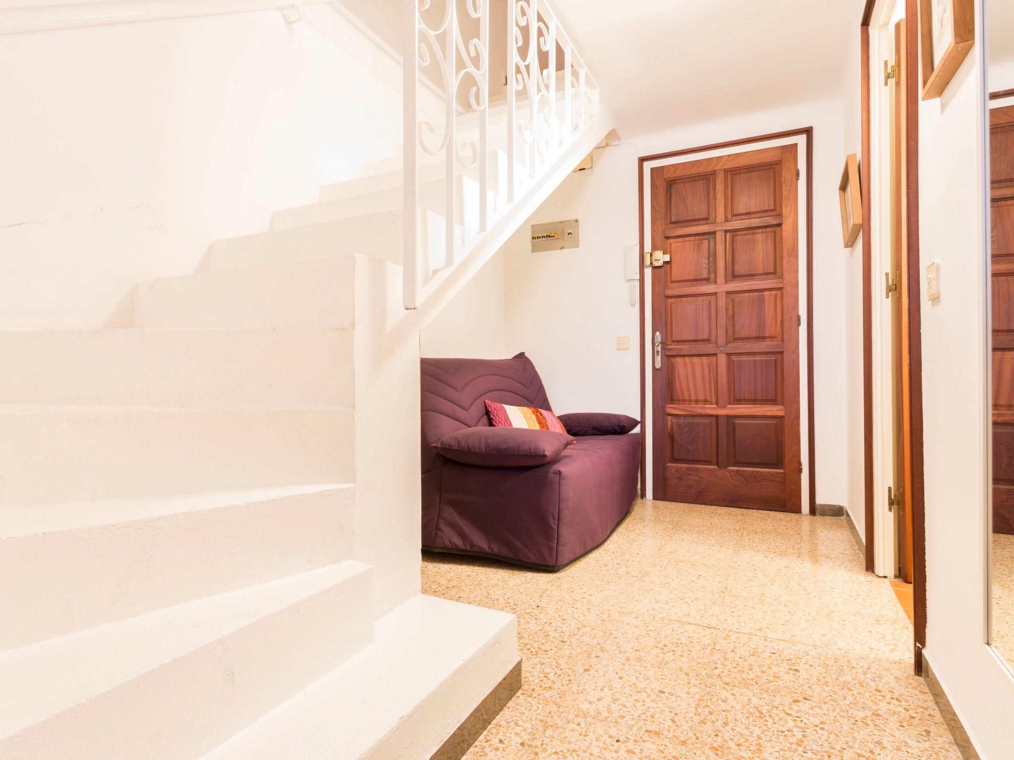 Foto 16 - Appartamento con 1 camera da letto a Castelló d'Empúries con giardino e vista mare