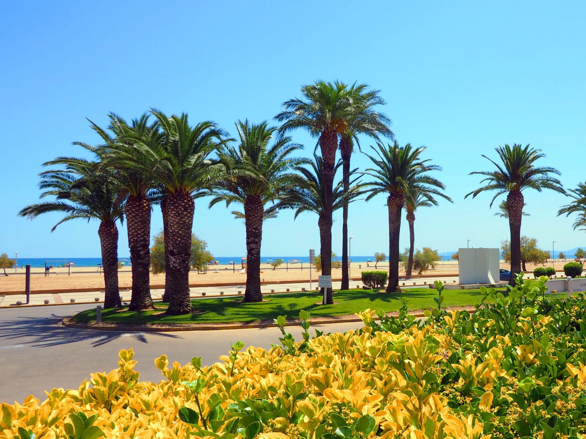 Photo 21 - 1 bedroom Apartment in Castelló d'Empúries with garden and sea view