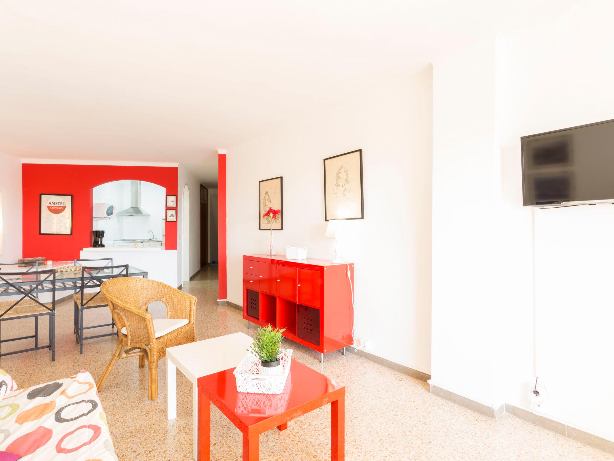 Foto 8 - Apartment mit 1 Schlafzimmer in Castelló d'Empúries mit garten und blick aufs meer