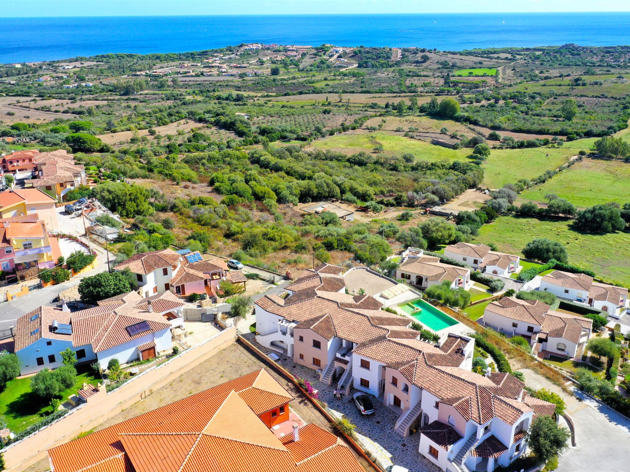 Foto 1 - Apartamento de 2 habitaciones en Budoni con piscina y vistas al mar