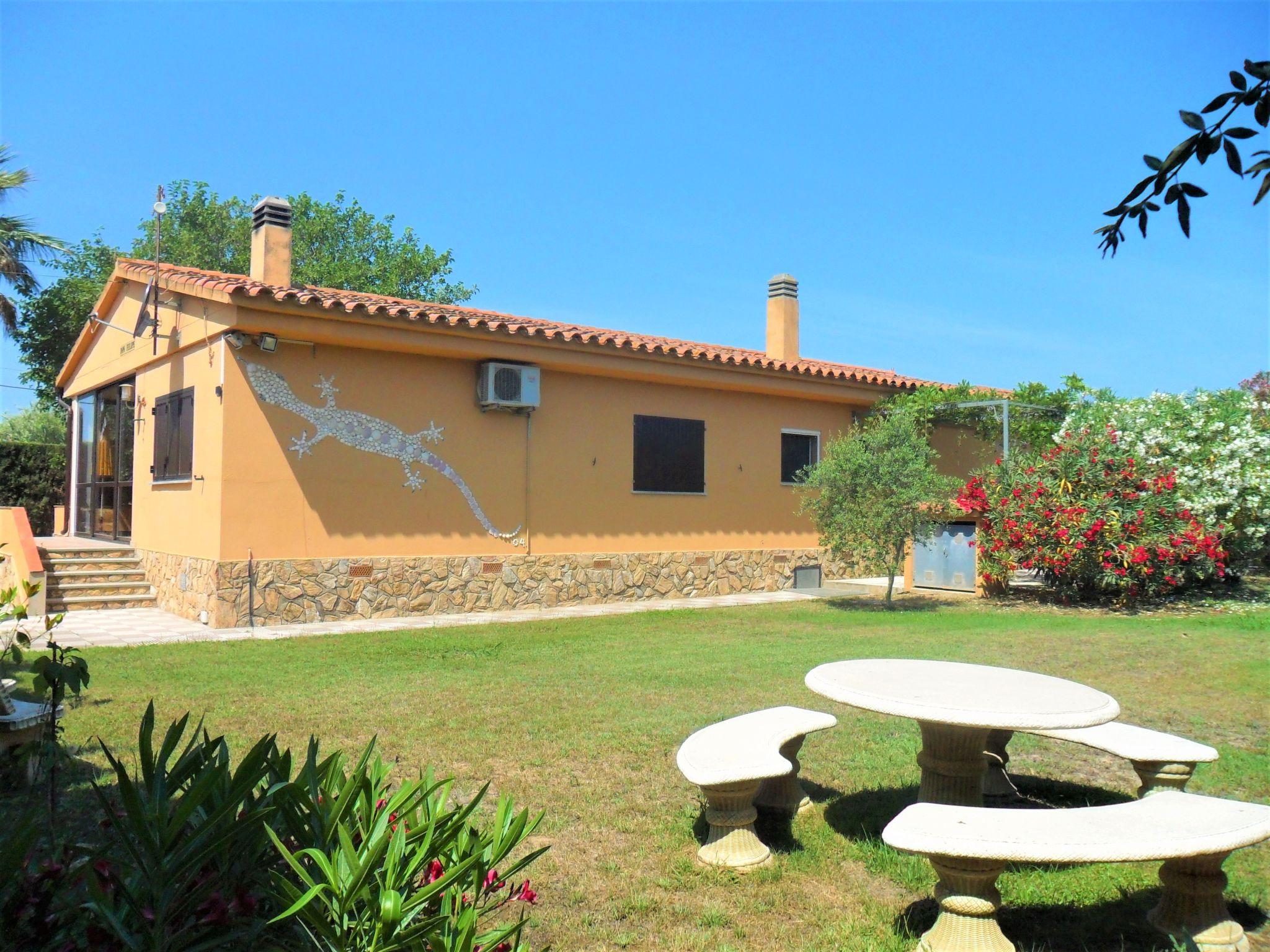 Photo 1 - Maison de 4 chambres à l'Escala avec jardin et vues à la mer