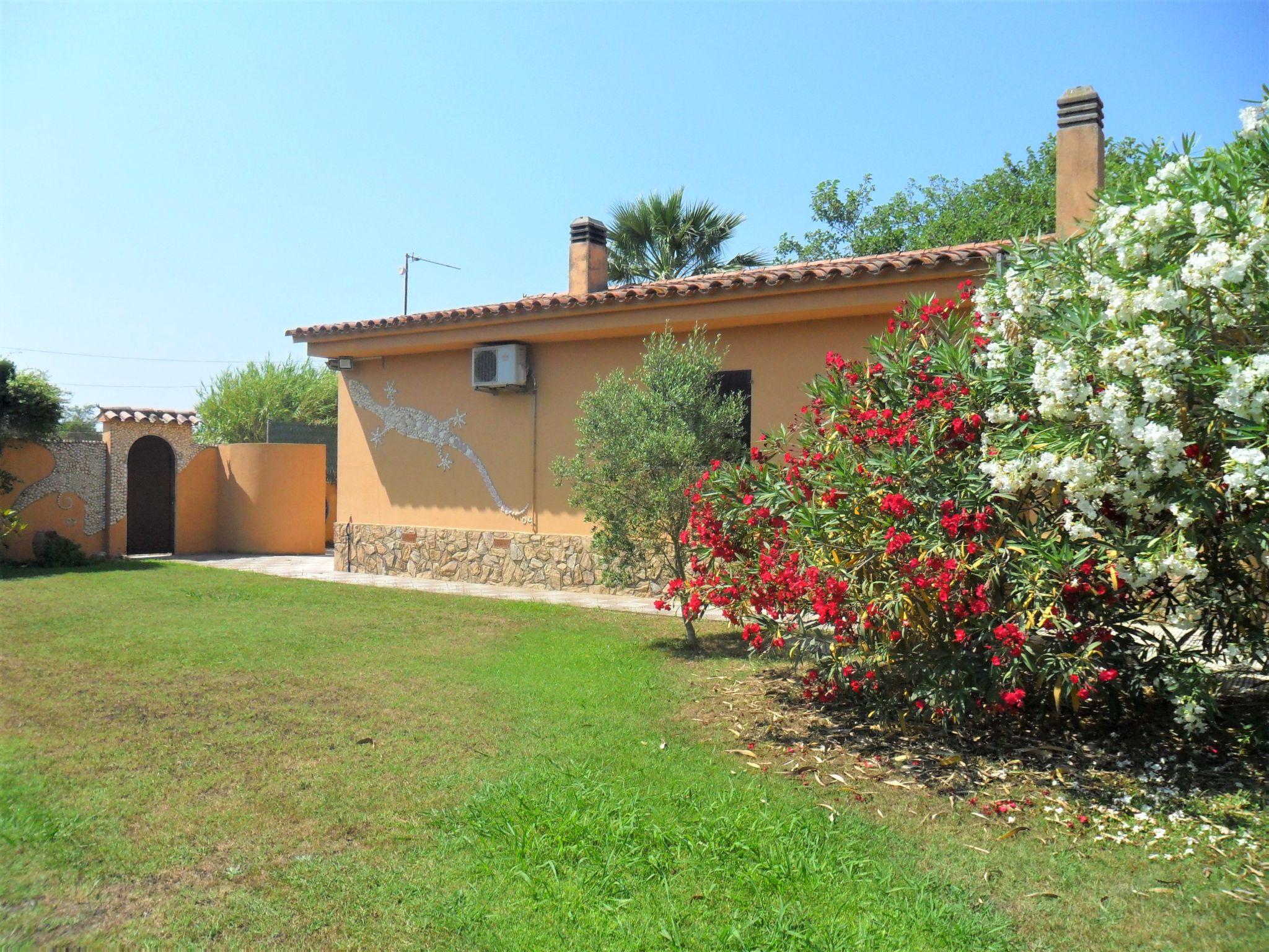 Photo 17 - Maison de 4 chambres à l'Escala avec jardin et vues à la mer