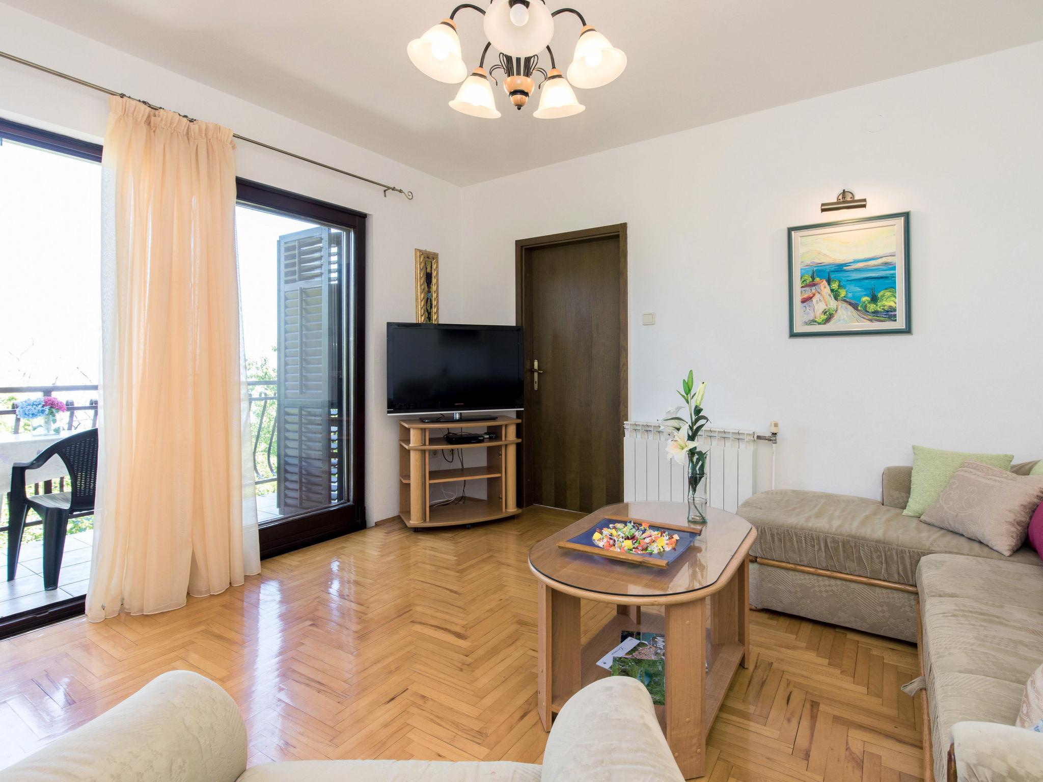 Photo 5 - Appartement de 3 chambres à Opatija avec jardin et vues à la mer