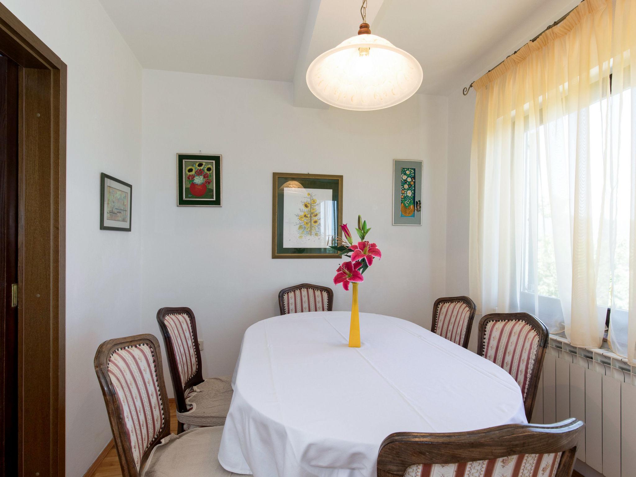 Photo 10 - 3 bedroom Apartment in Opatija with garden and sea view