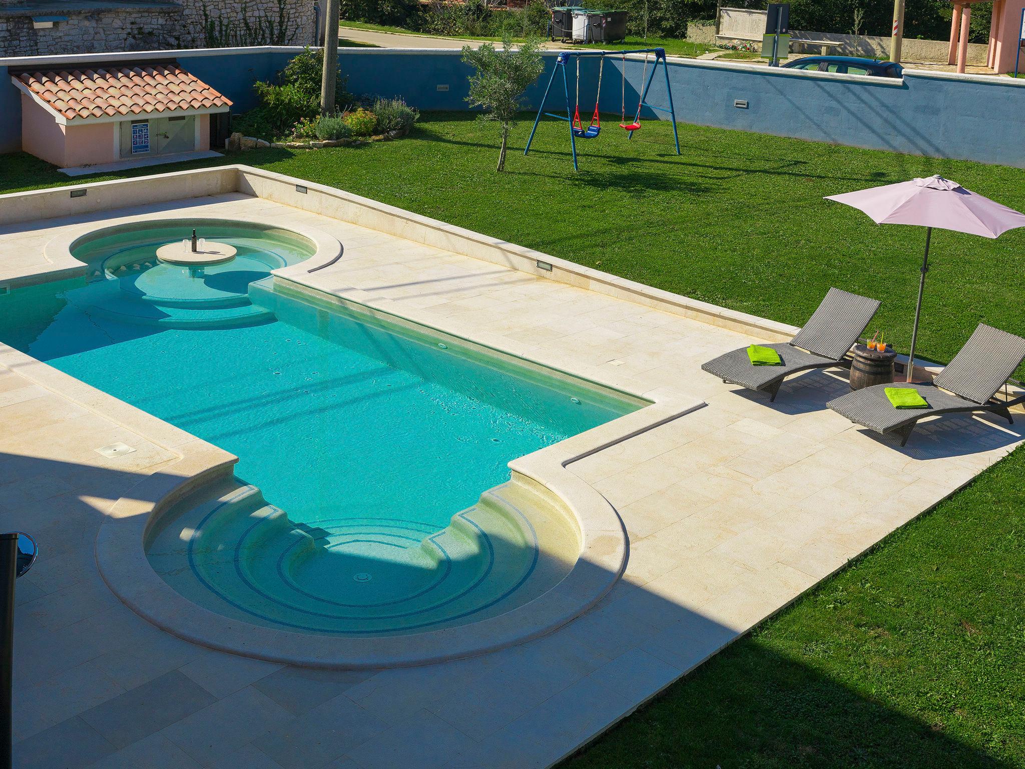 Photo 3 - Maison de 6 chambres à Barban avec piscine privée et vues à la mer