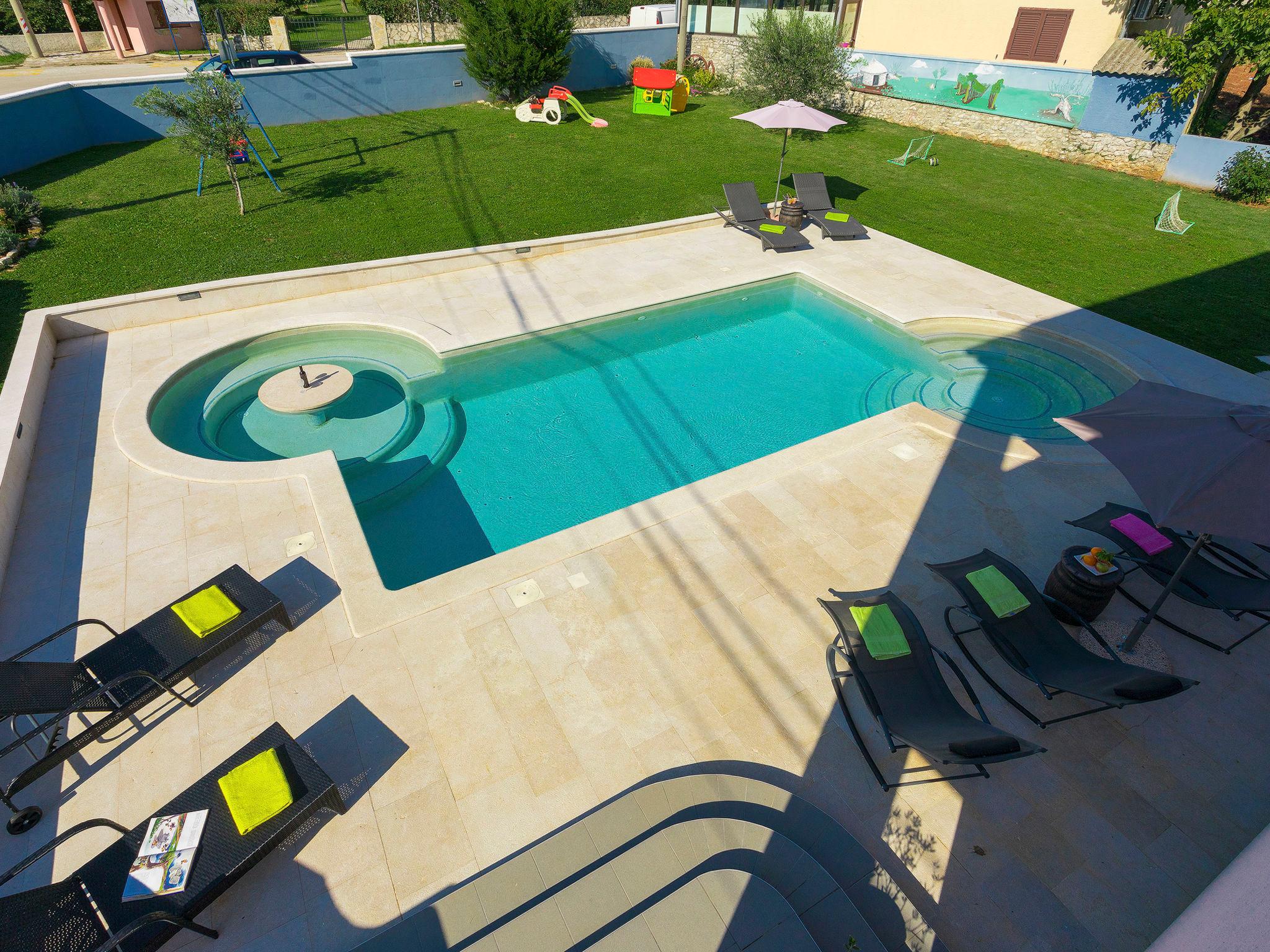 Foto 54 - Casa de 6 quartos em Barban com piscina privada e vistas do mar