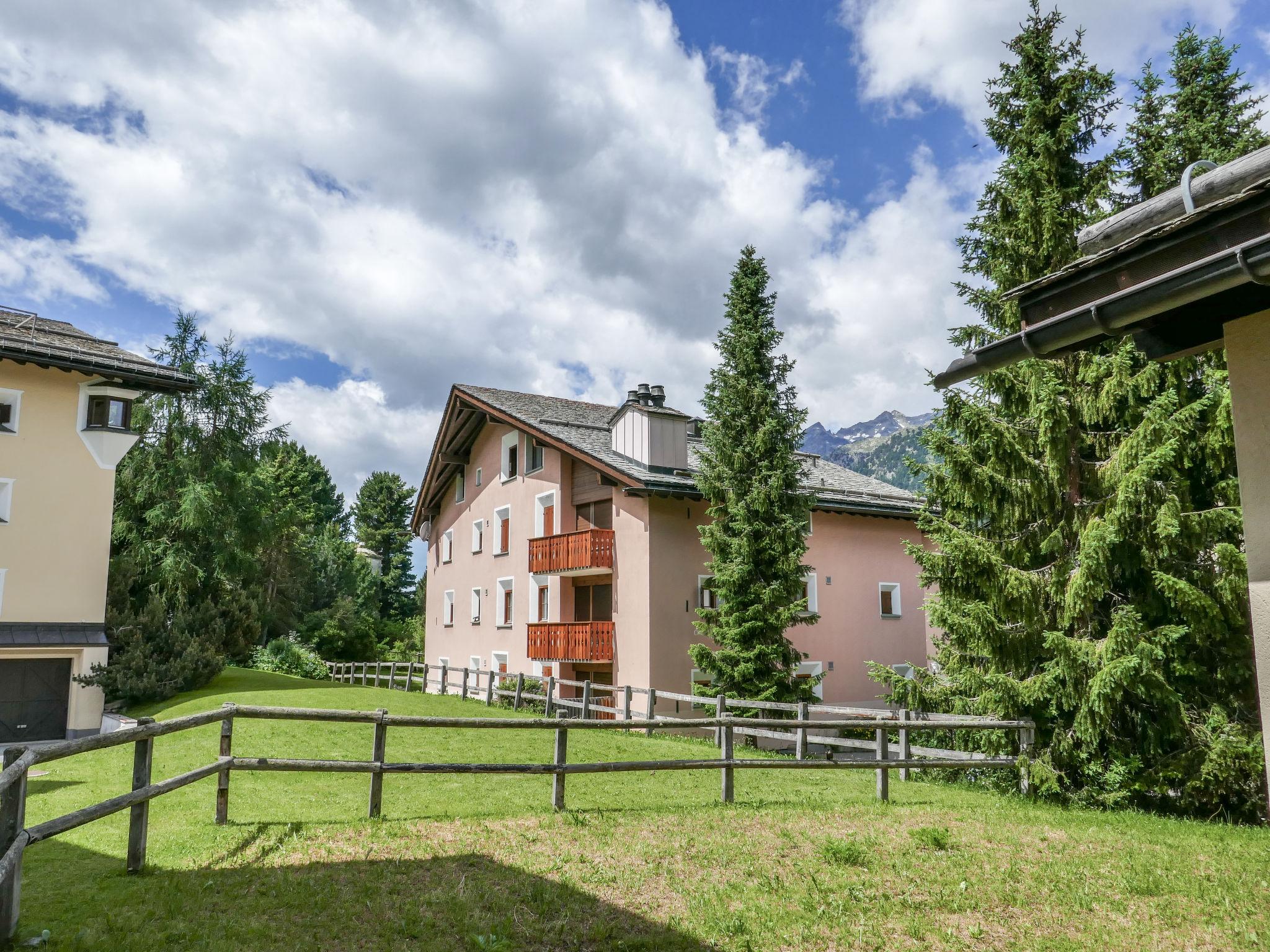 Foto 7 - Apartamento de 2 quartos em Silvaplana com jardim e sauna