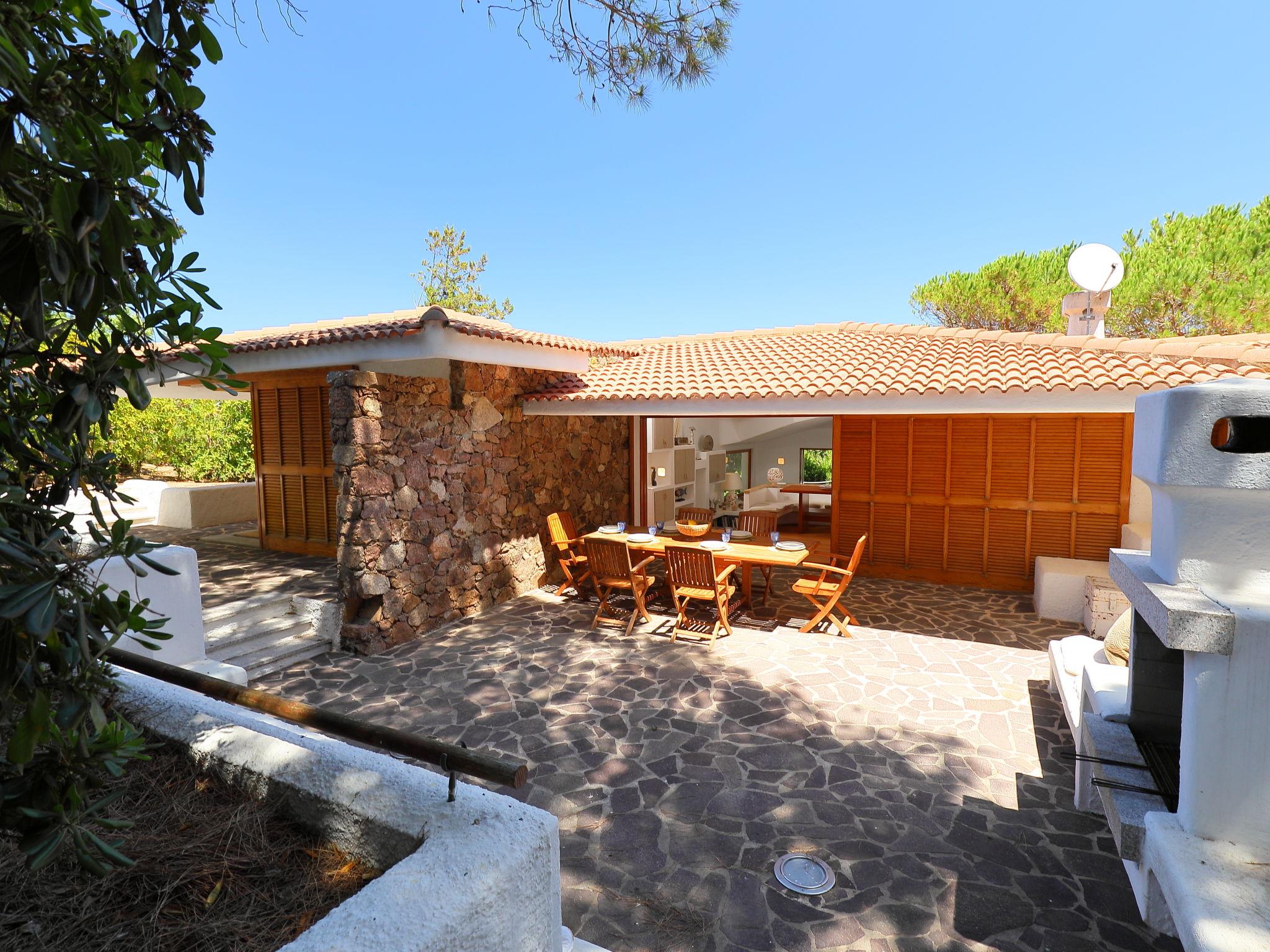 Photo 22 - Maison de 3 chambres à Aglientu avec jardin et terrasse