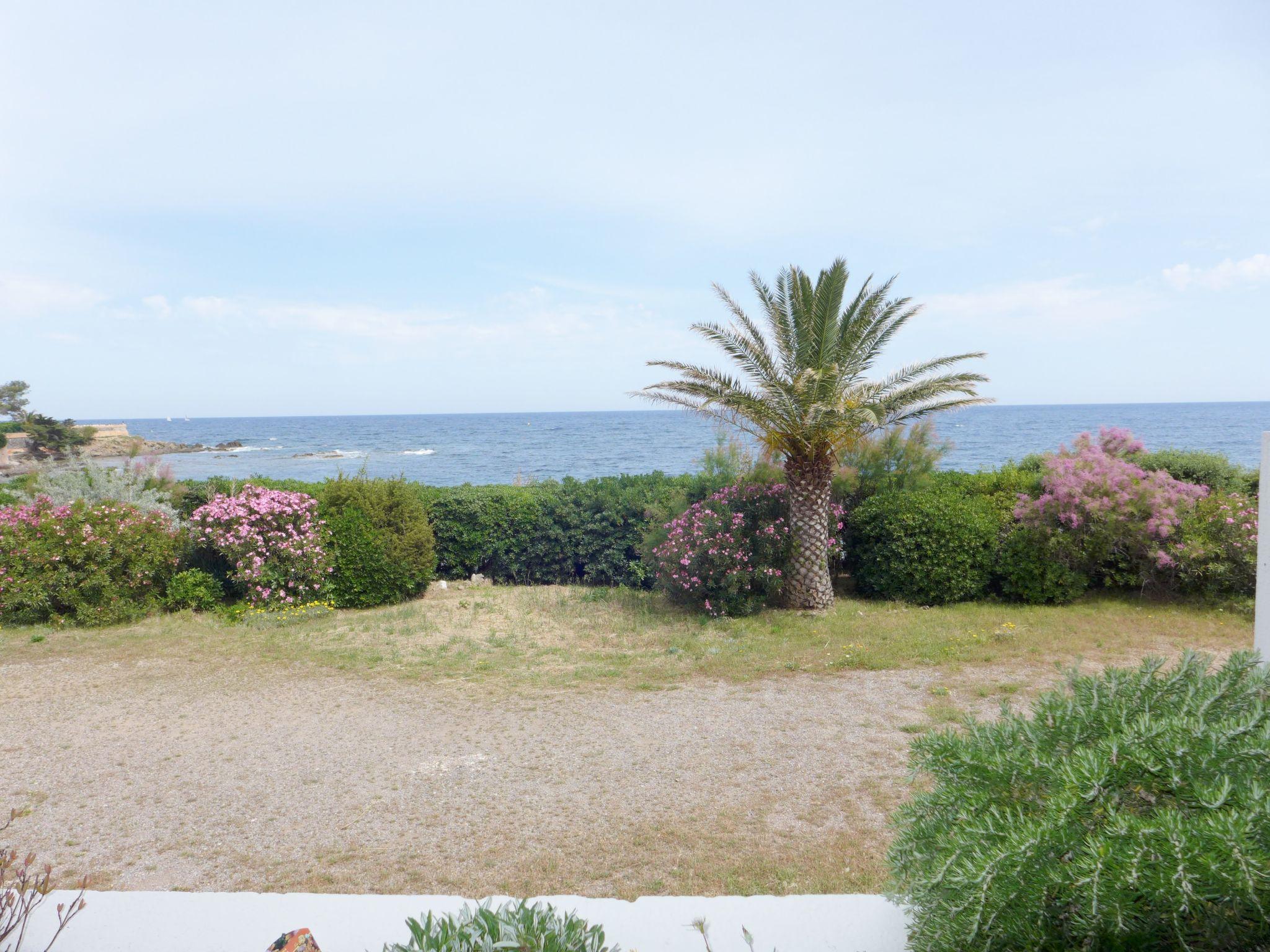 Photo 5 - Appartement de 2 chambres à Fréjus avec terrasse et vues à la mer