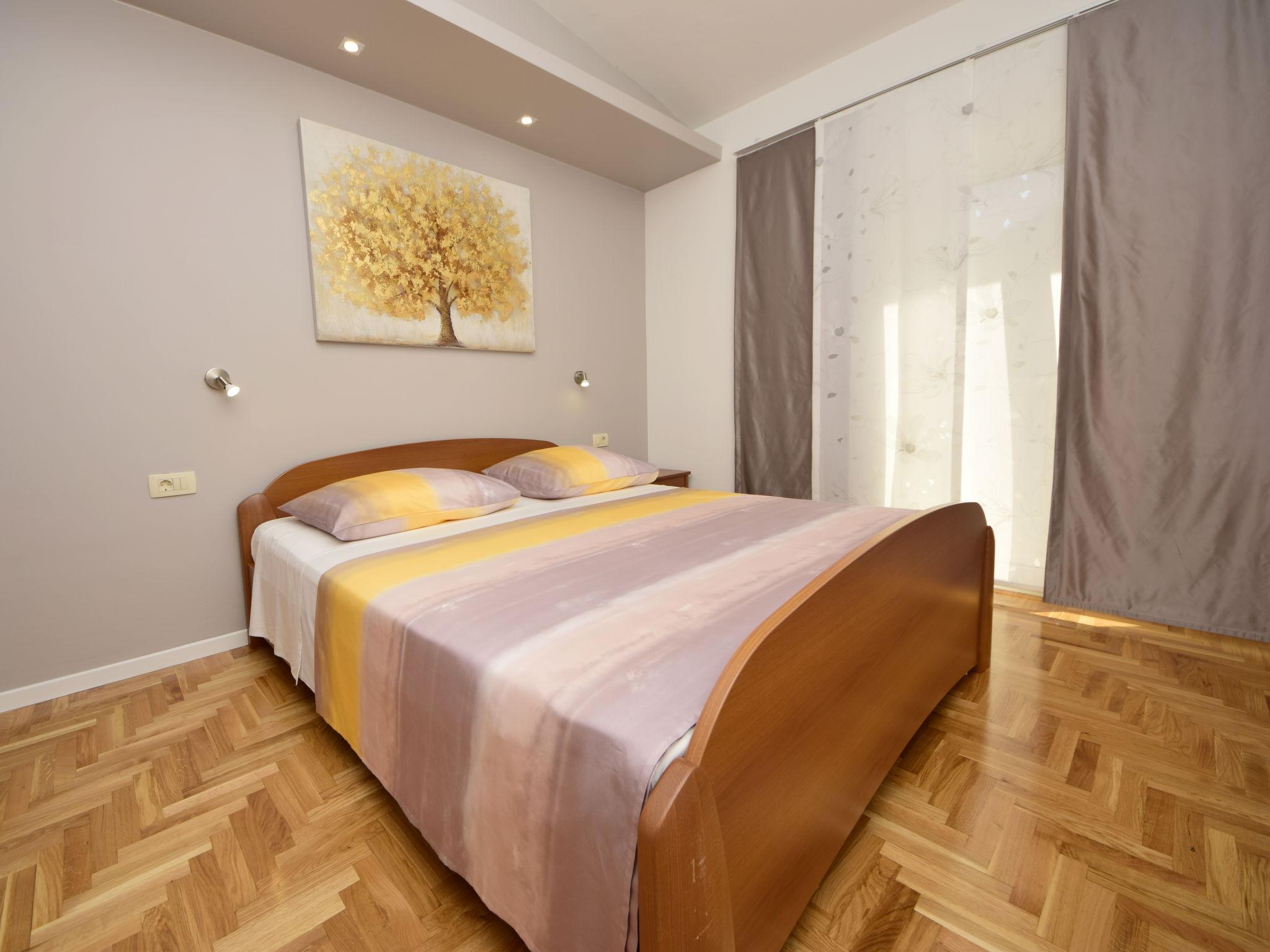 Foto 14 - Apartment mit 2 Schlafzimmern in Trogir mit schwimmbad und blick aufs meer