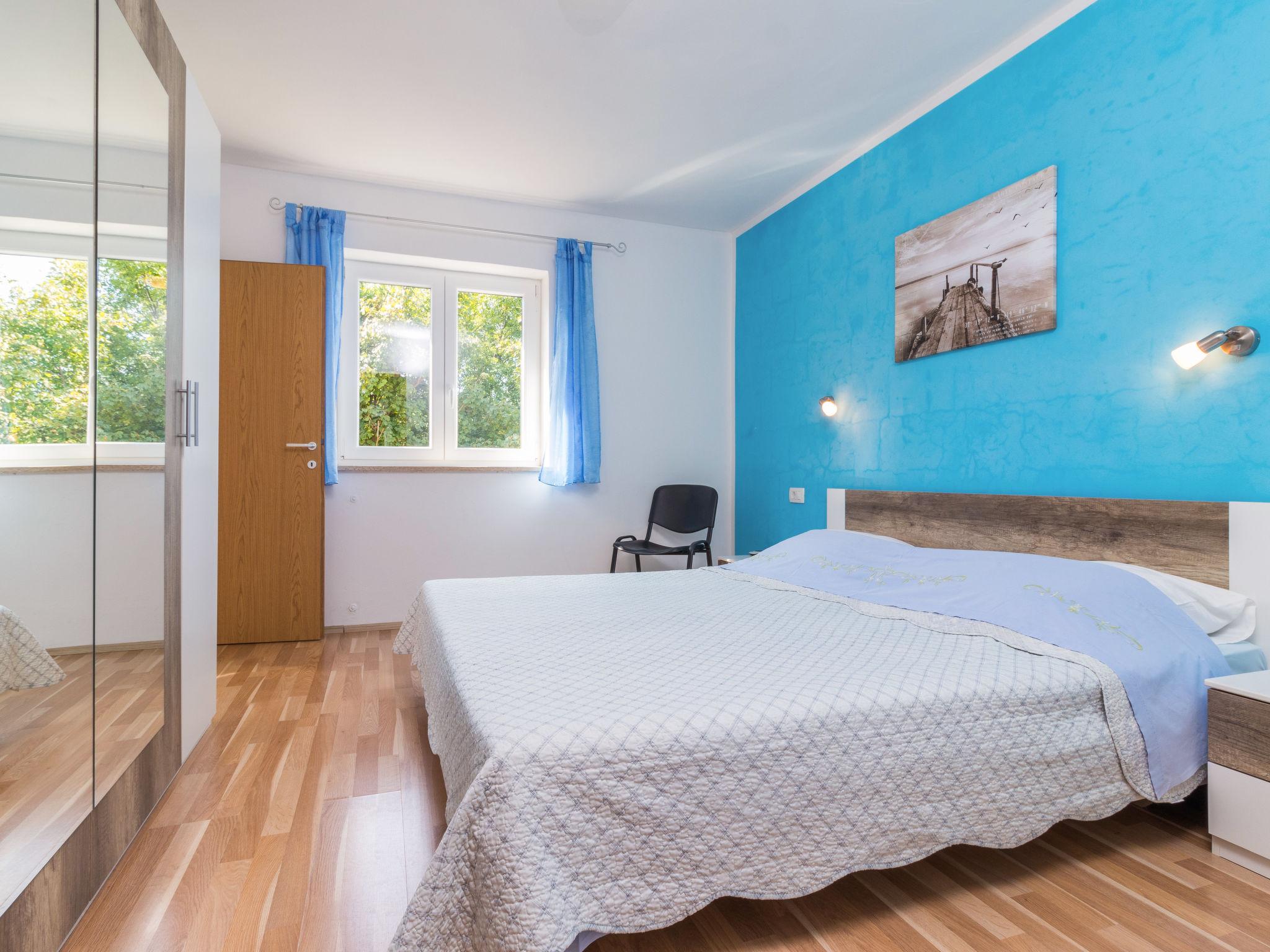 Foto 14 - Casa con 2 camere da letto a Pićan con piscina privata e terrazza
