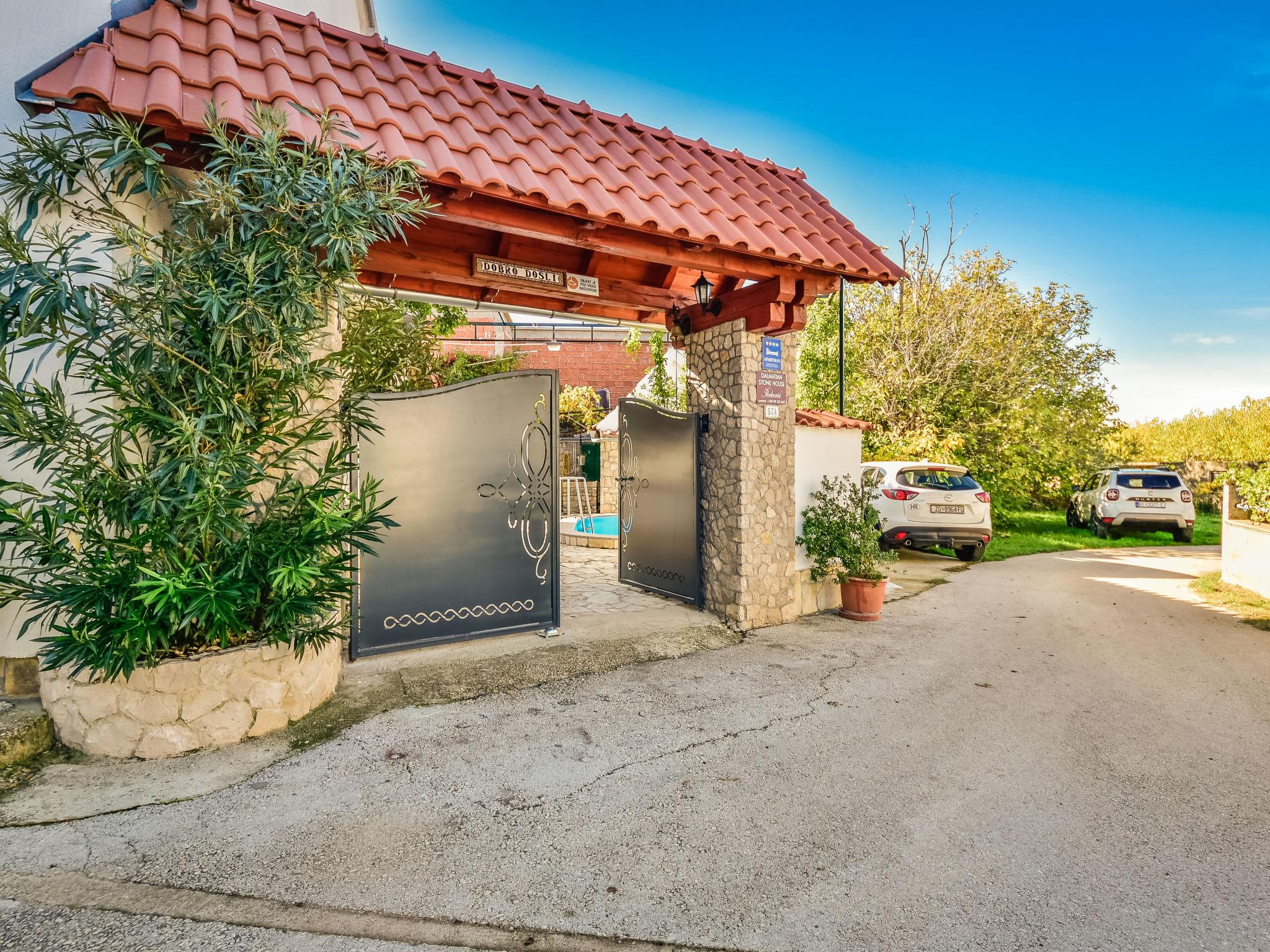 Foto 13 - Casa con 3 camere da letto a Vodice con piscina privata e terrazza