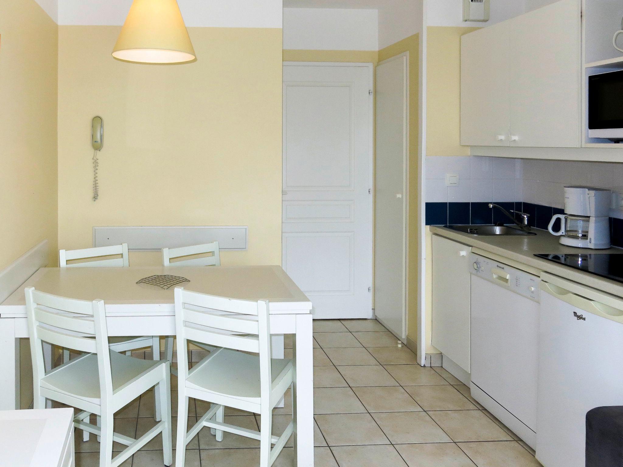 Foto 6 - Apartamento de 1 quarto em Les Sables-d'Olonne com piscina e jardim