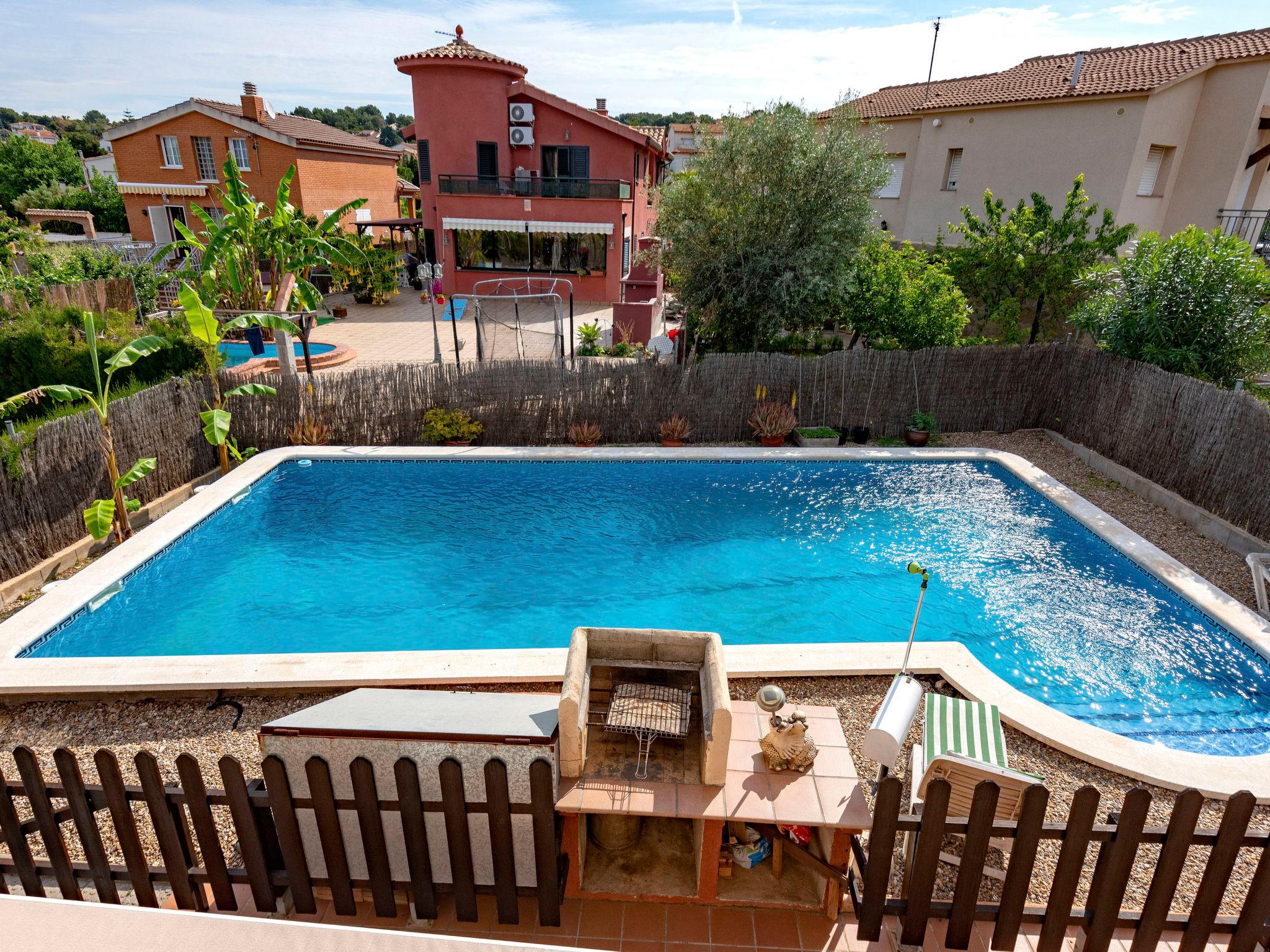 Foto 5 - Casa de 4 habitaciones en El Vendrell con piscina privada y jardín