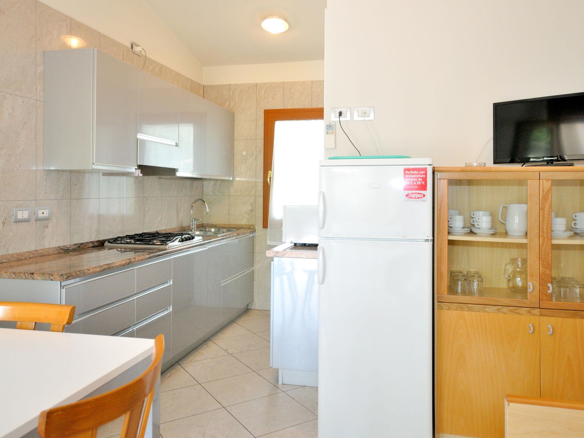 Foto 5 - Apartamento de 2 habitaciones en San Michele al Tagliamento con jardín y terraza