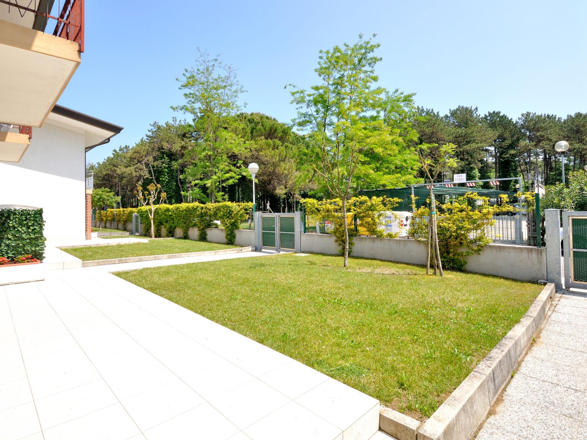 Foto 3 - Apartment mit 2 Schlafzimmern in San Michele al Tagliamento mit terrasse und blick aufs meer
