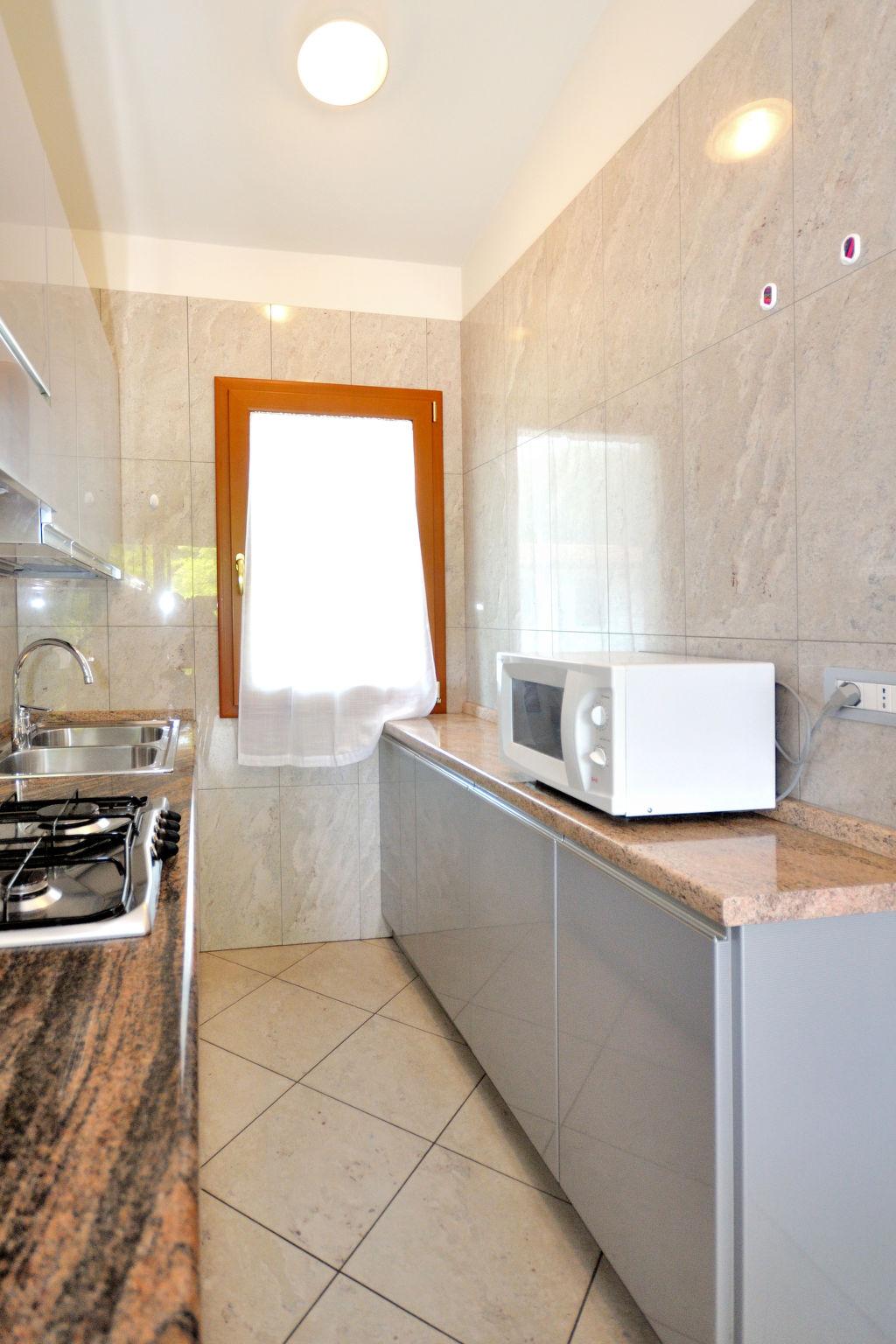 Photo 6 - 2 bedroom Apartment in San Michele al Tagliamento with garden and terrace