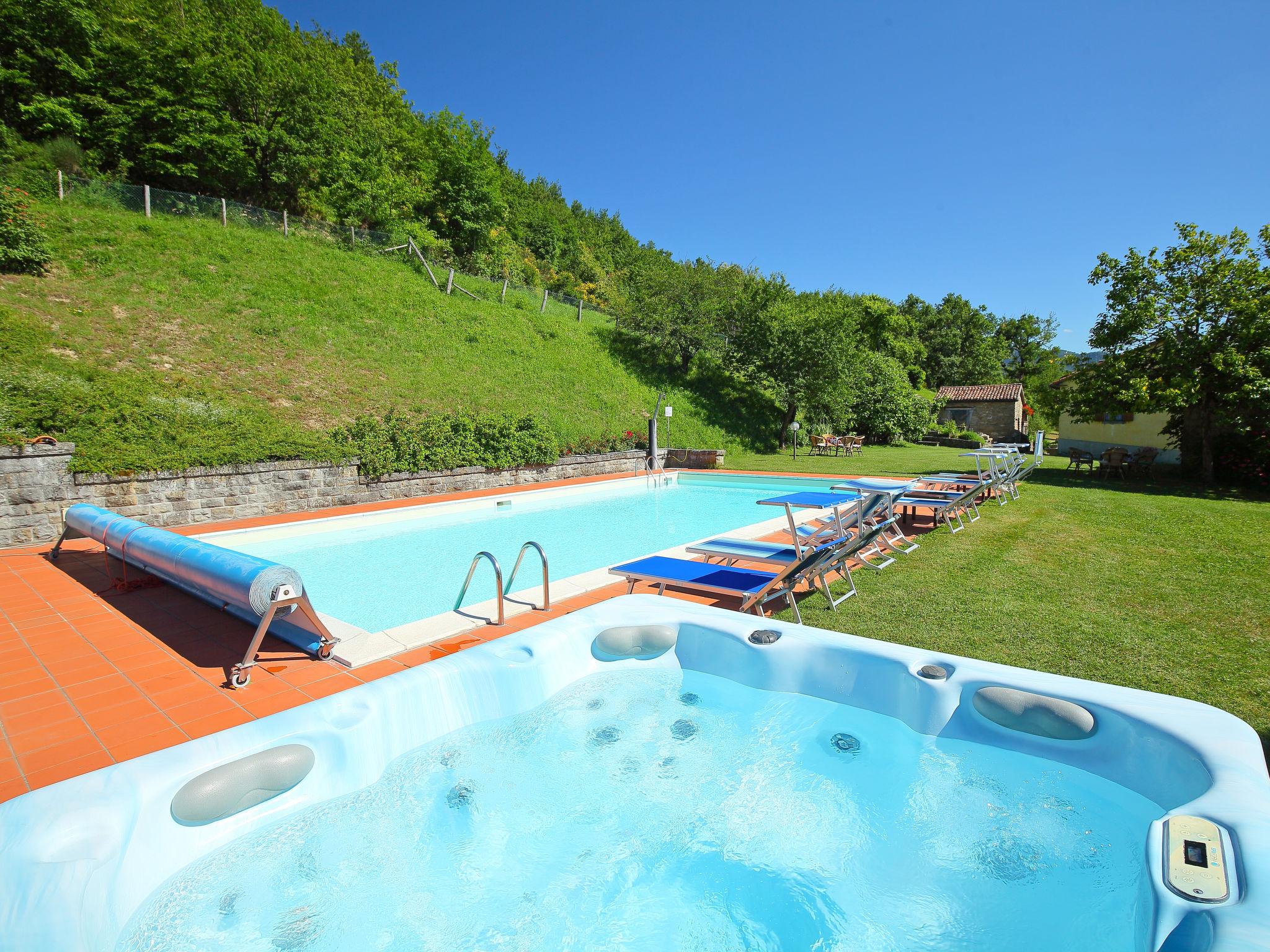 Photo 2 - Appartement de 2 chambres à Marradi avec piscine et jardin