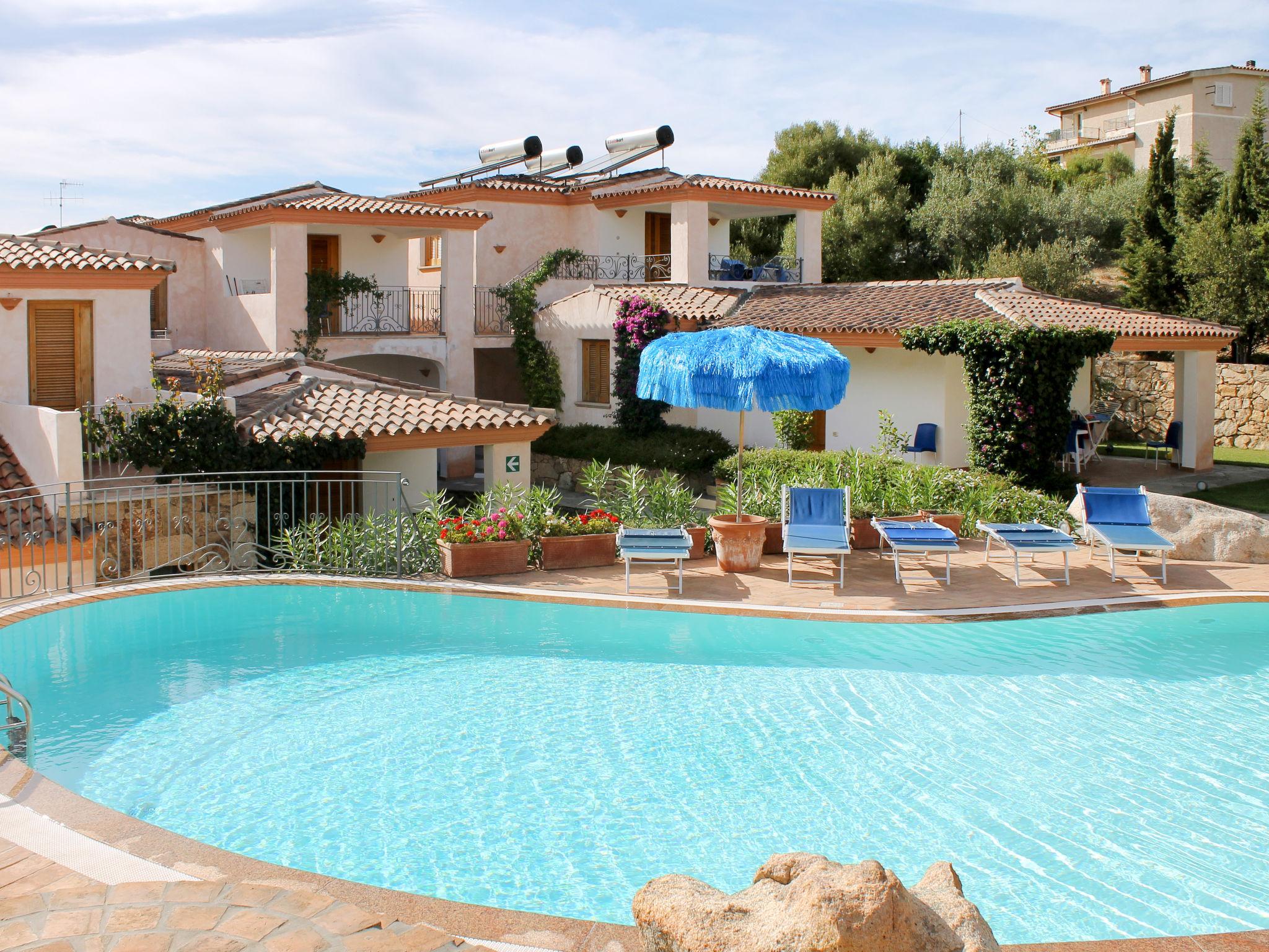 Foto 2 - Apartamento de 1 quarto em Budoni com piscina e vistas do mar