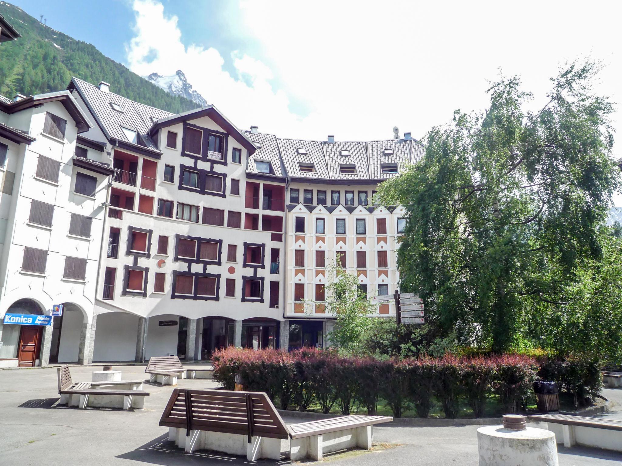 Foto 5 - Appartamento con 2 camere da letto a Chamonix-Mont-Blanc con vista sulle montagne