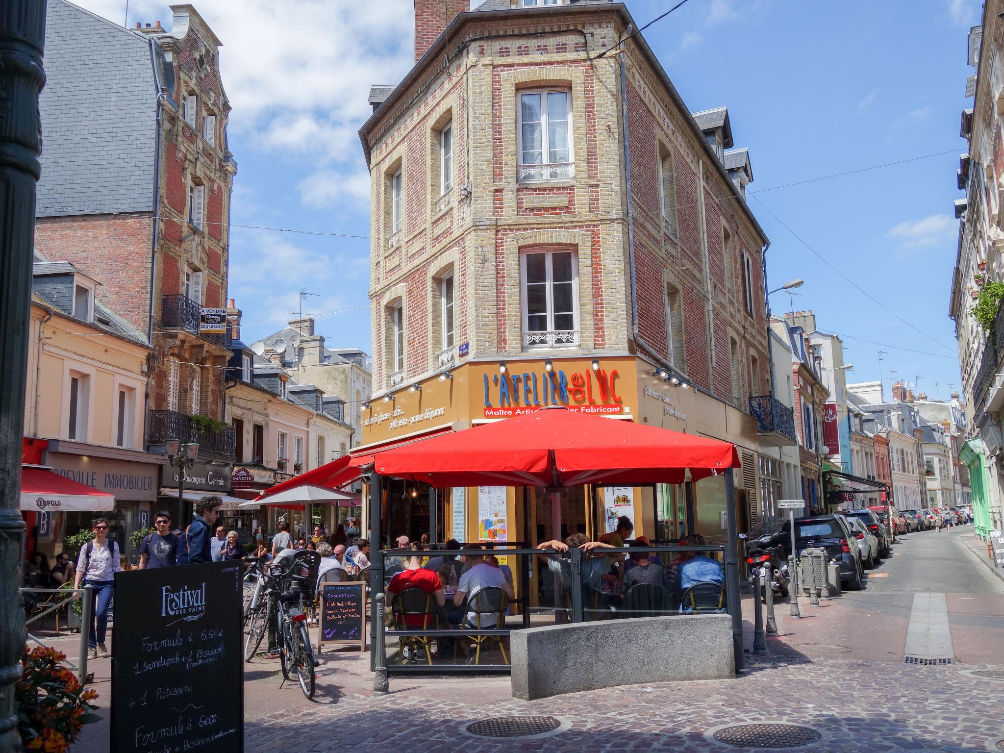 Foto 5 - Apartamento de 2 quartos em Trouville-sur-Mer com vistas do mar