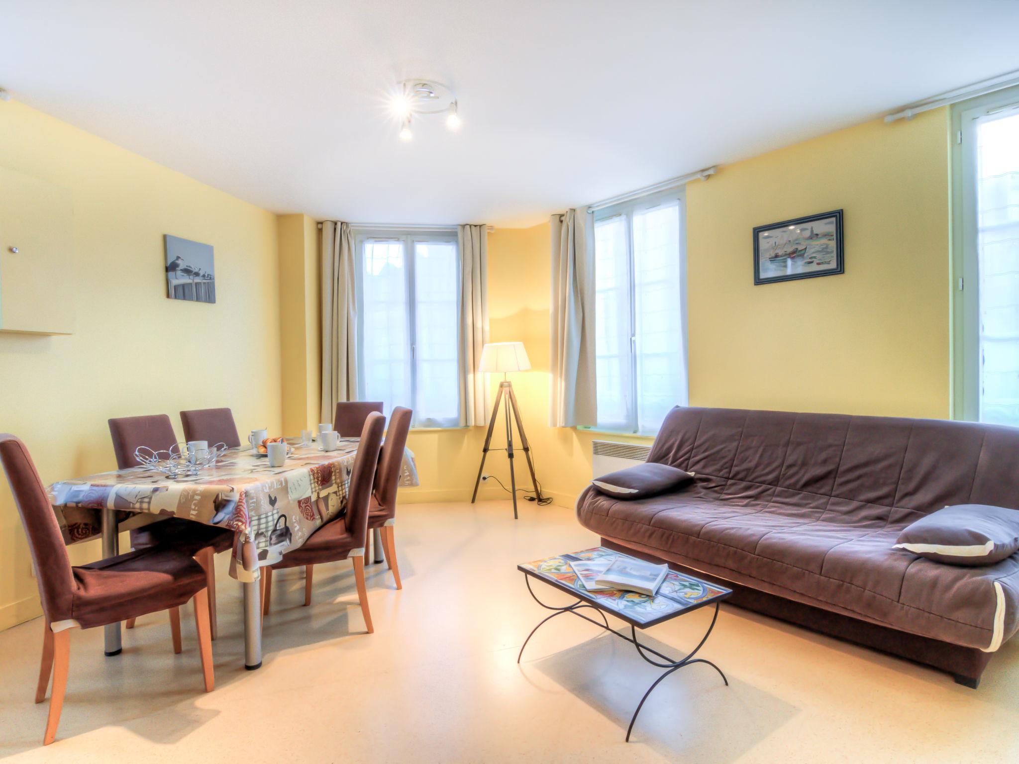 Foto 6 - Apartment mit 2 Schlafzimmern in Trouville-sur-Mer mit blick aufs meer