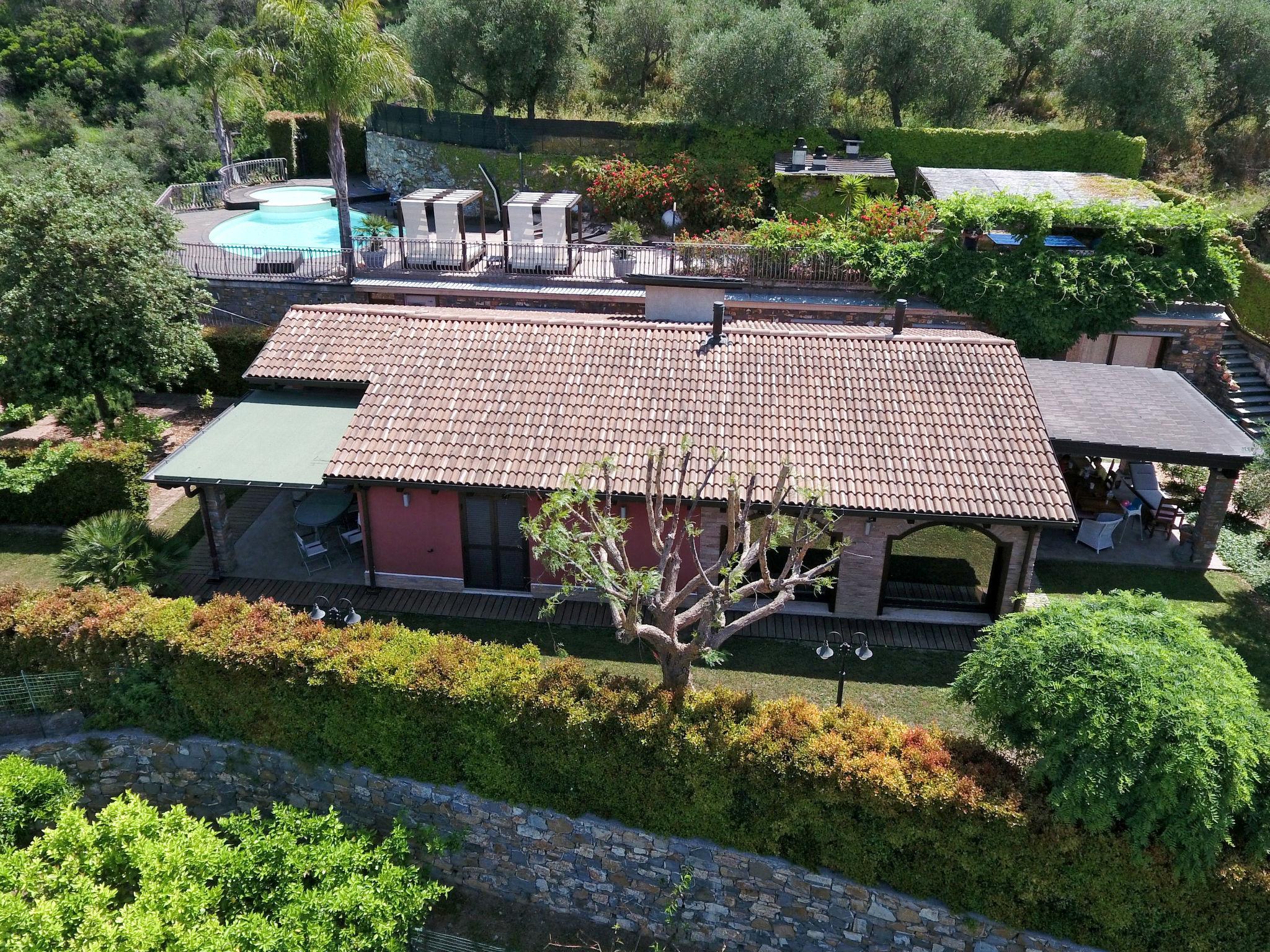 Photo 30 - Maison de 4 chambres à Imperia avec piscine privée et vues à la mer