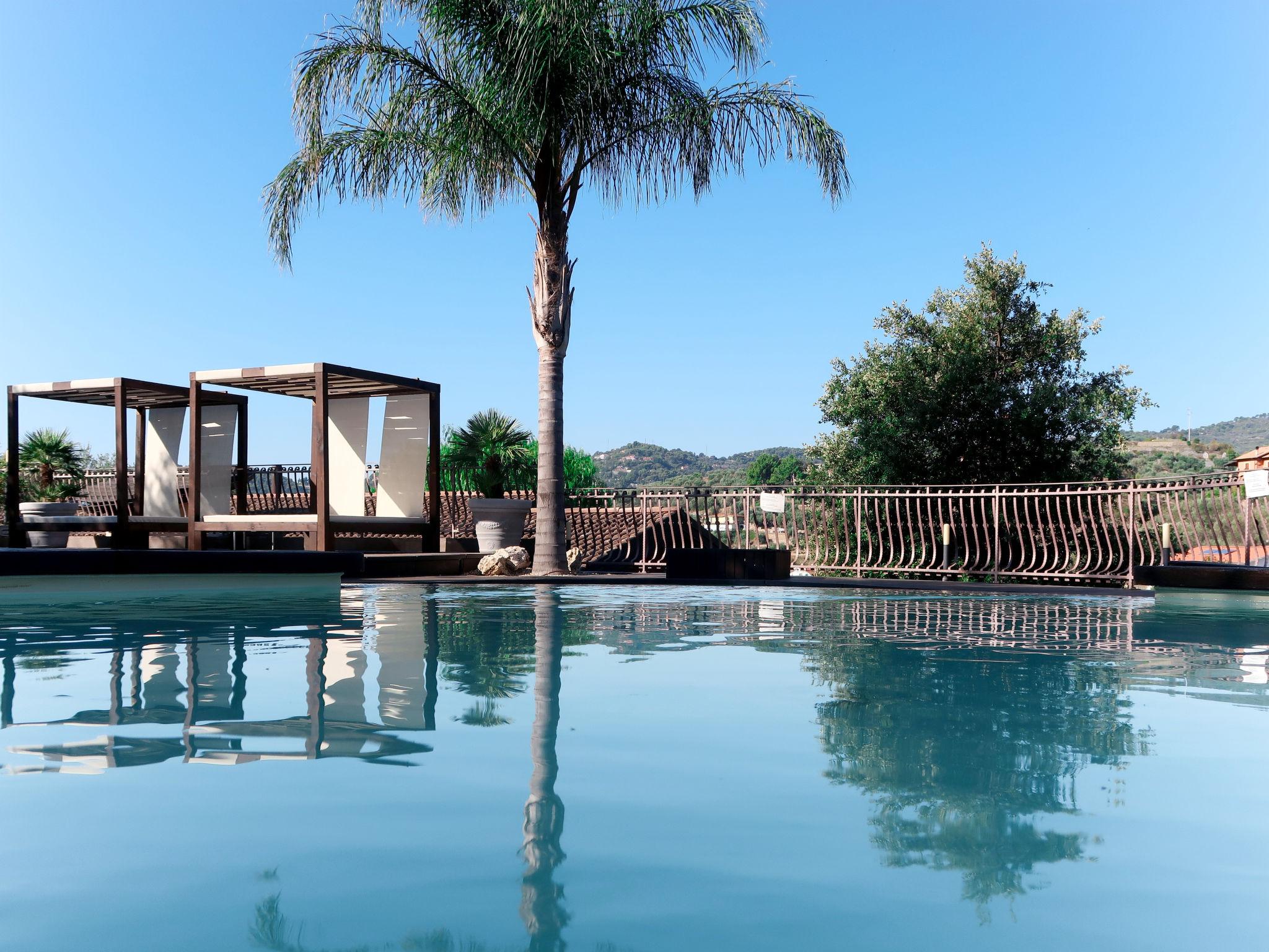 Photo 1 - Maison de 4 chambres à Imperia avec piscine privée et jardin