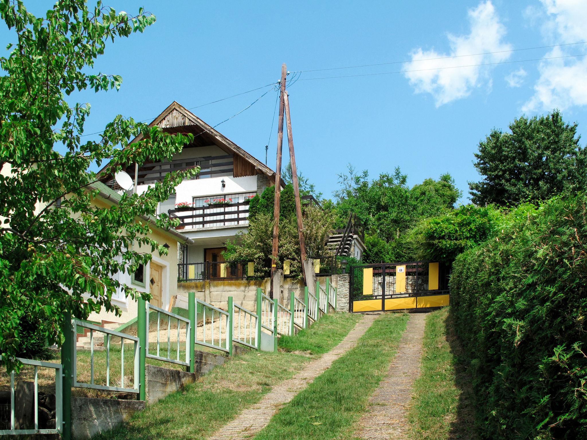 Photo 12 - Maison de 2 chambres à Ábrahámhegy avec jardin et terrasse