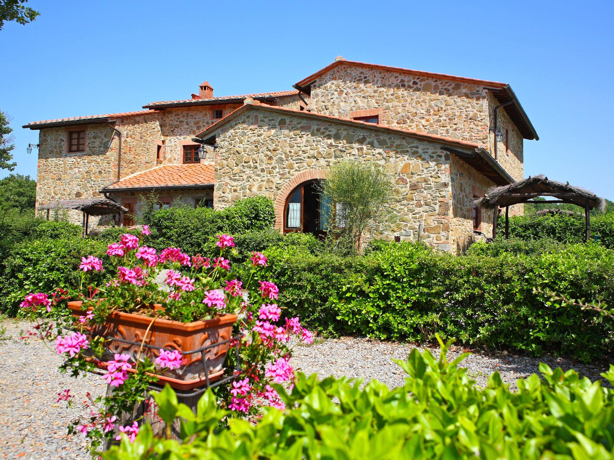 Photo 25 - 5 bedroom House in Gaiole in Chianti with swimming pool and garden