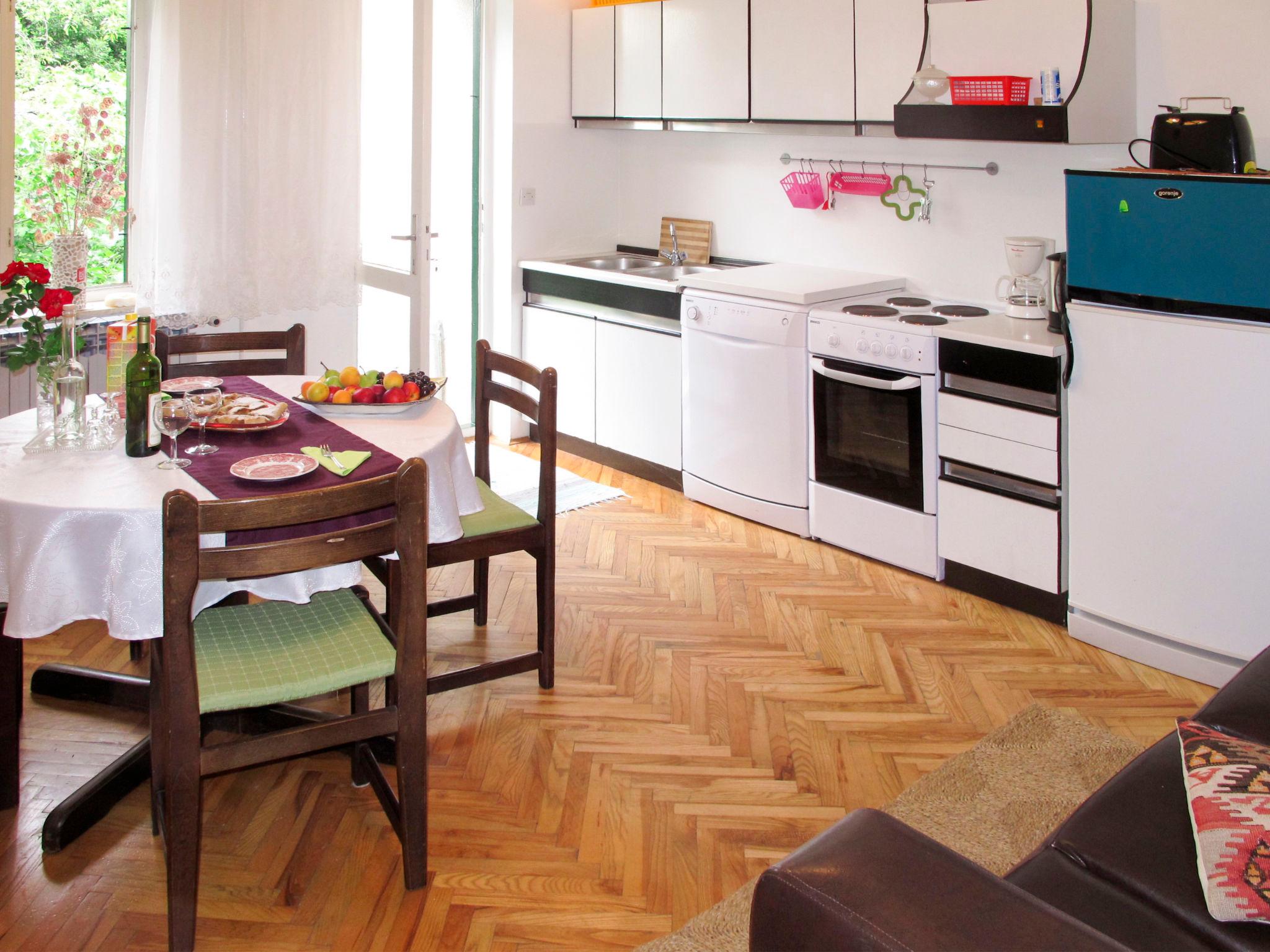 Foto 6 - Appartamento con 2 camere da letto a Mošćenička Draga con terrazza e vista mare