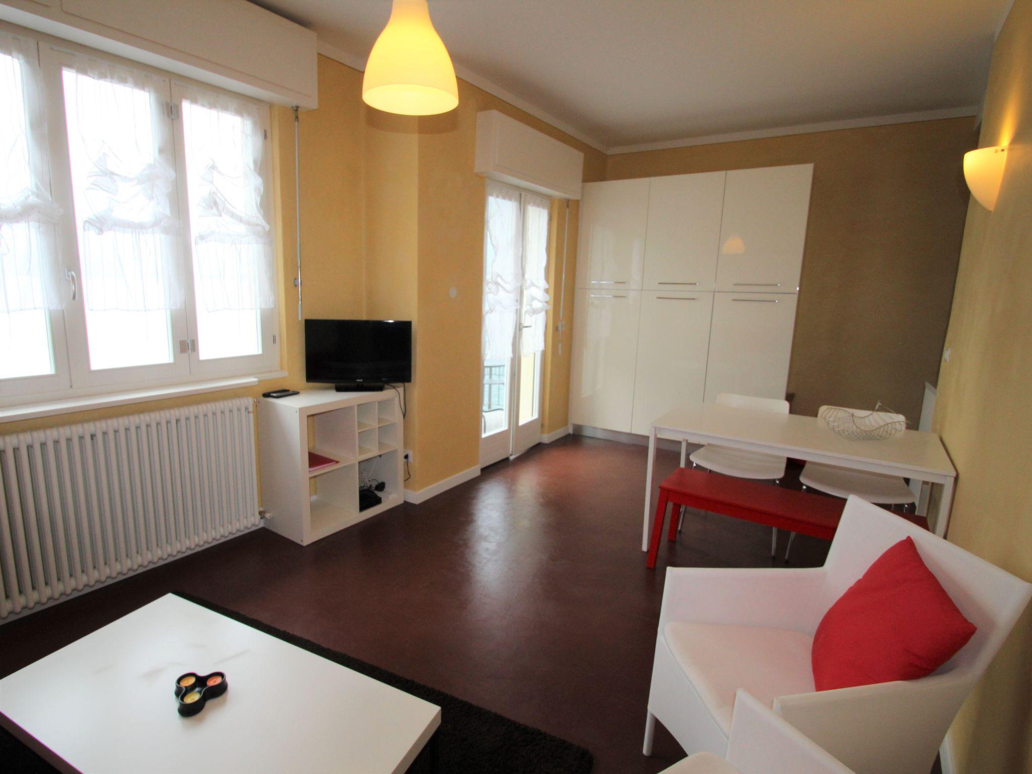 Photo 5 - Appartement de 1 chambre à Claino con Osteno avec vues sur la montagne