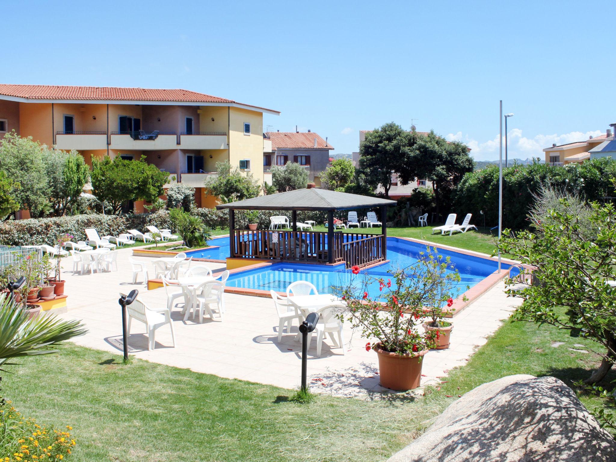 Foto 12 - Apartamento de 1 quarto em Santa Teresa Gallura com piscina e vistas do mar