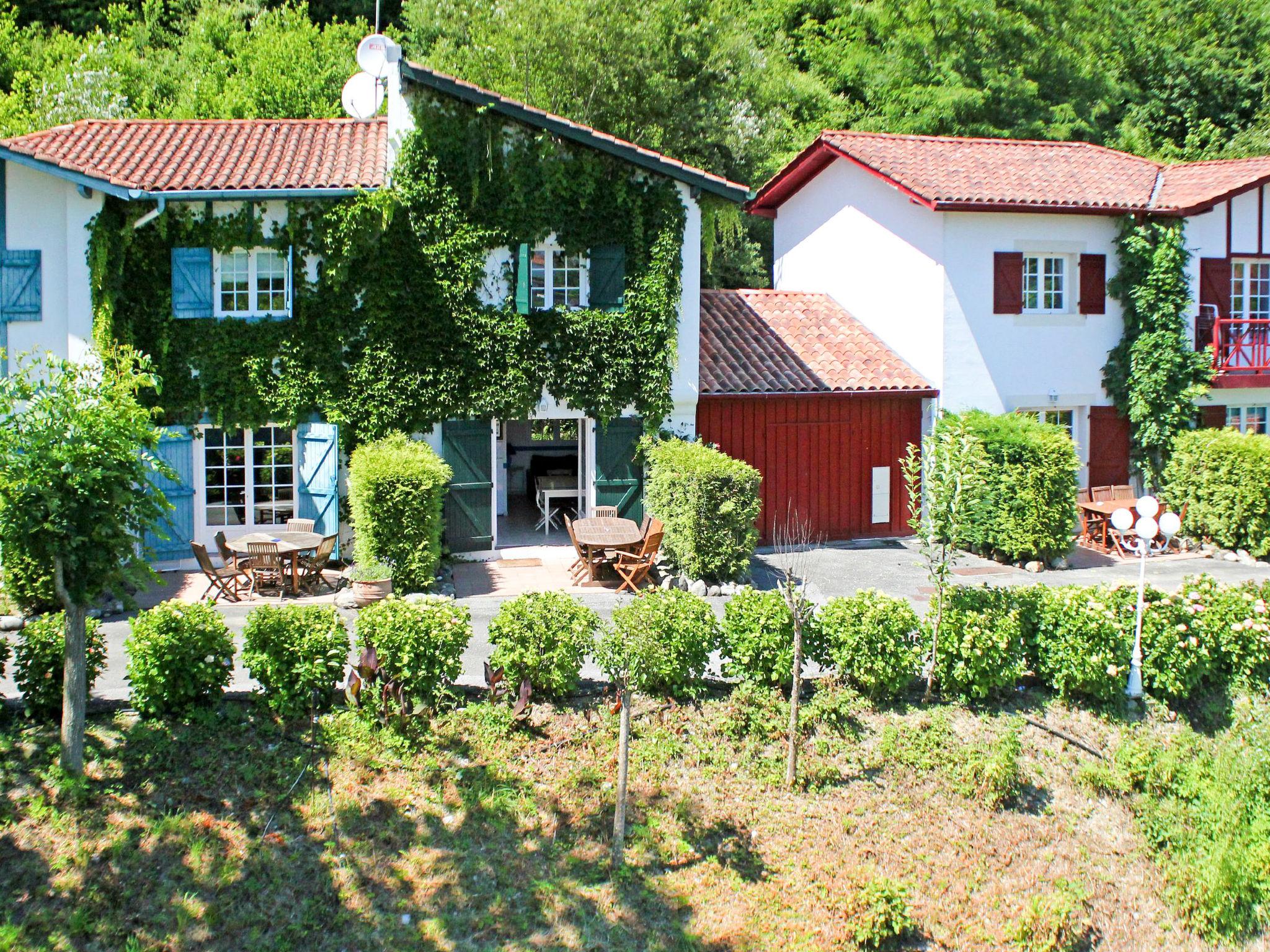 Foto 16 - Haus mit 2 Schlafzimmern in La Bastide-Clairence mit schwimmbad und garten