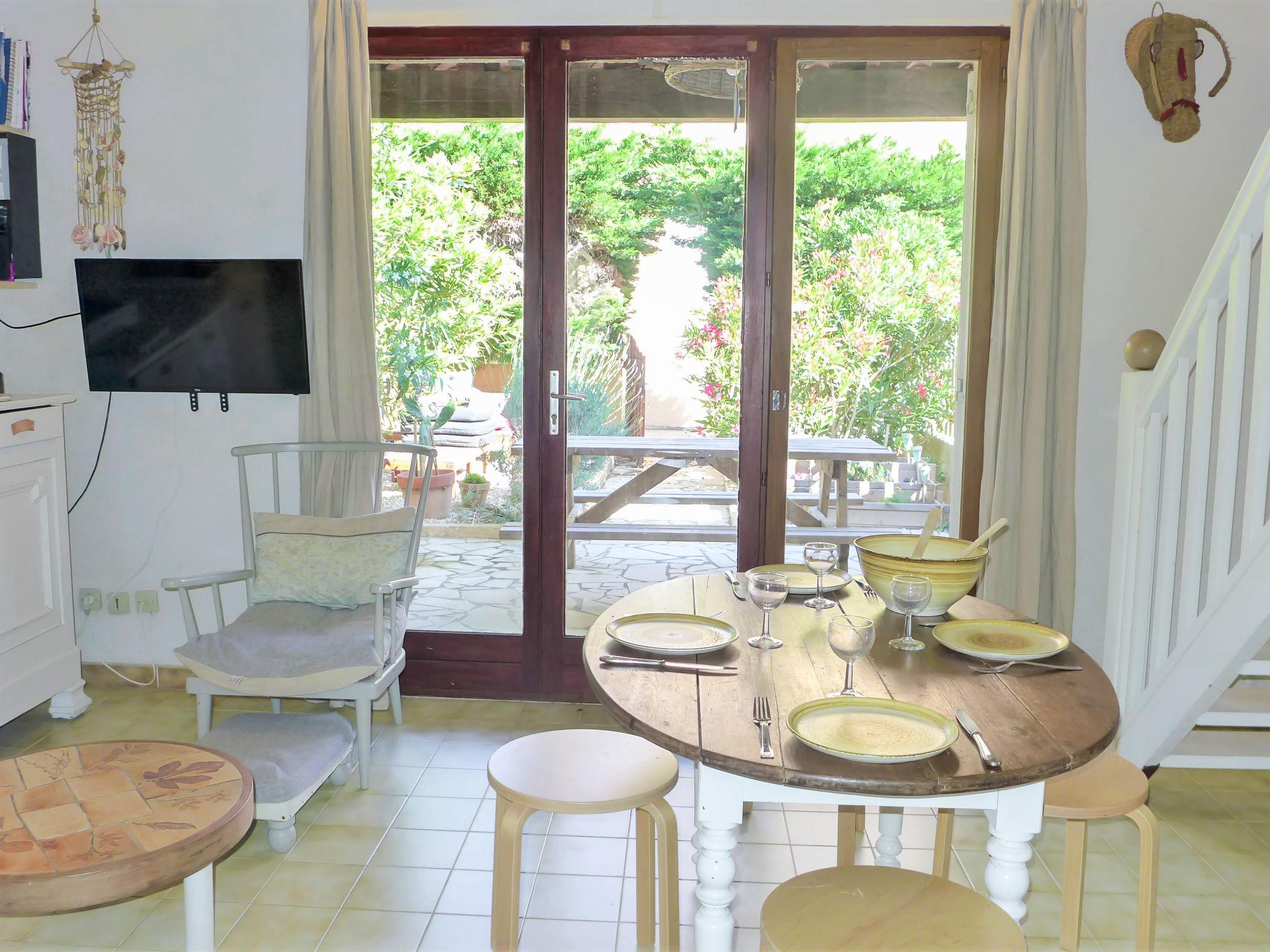 Photo 9 - Maison de 1 chambre à Fleury avec piscine et vues à la mer