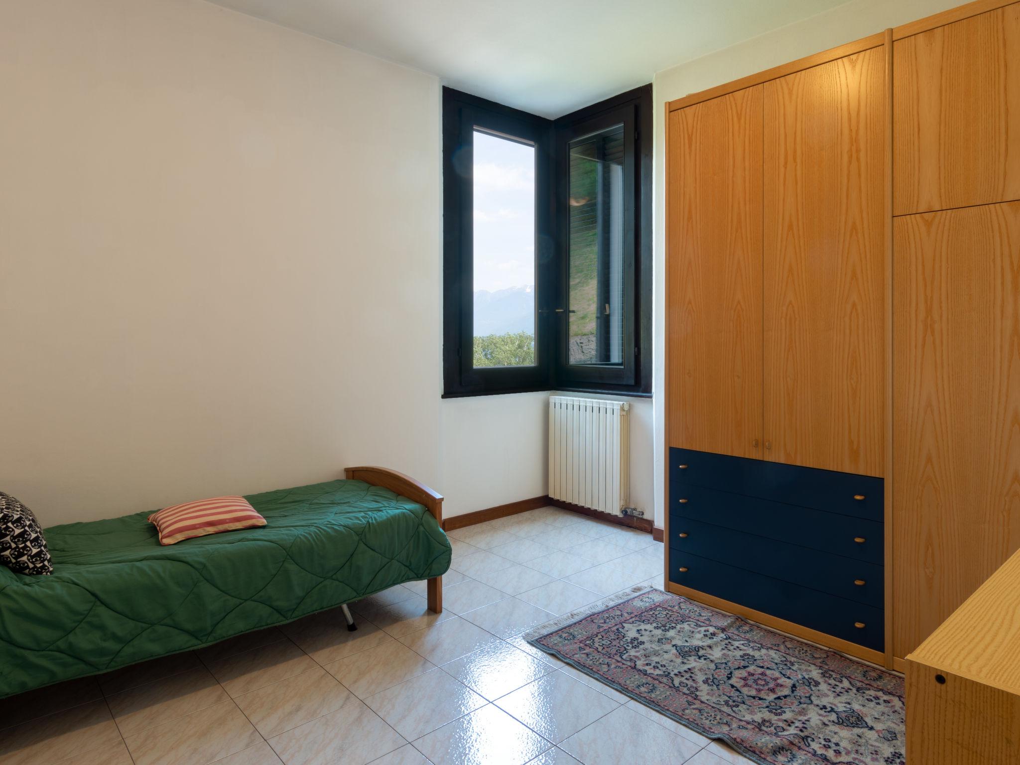 Foto 14 - Apartment mit 3 Schlafzimmern in Gera Lario mit garten und blick auf die berge