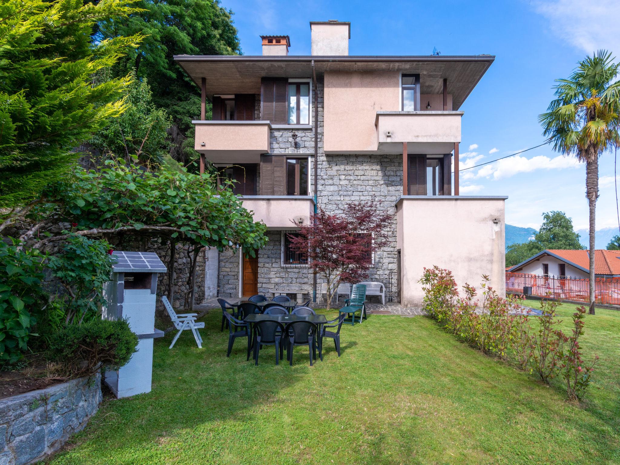 Foto 1 - Casa de 6 habitaciones en Gera Lario con jardín y vistas a la montaña