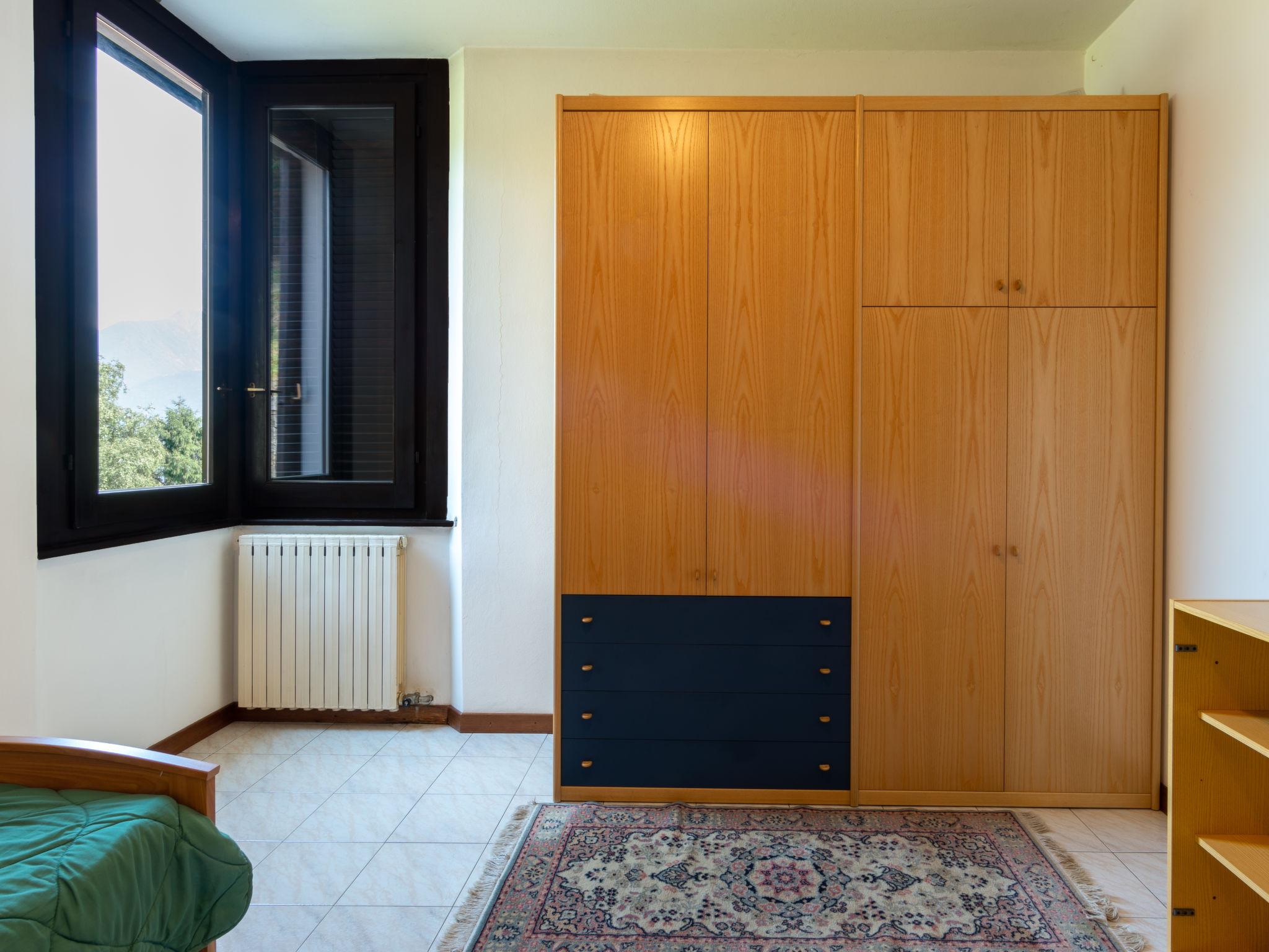 Foto 15 - Appartamento con 3 camere da letto a Gera Lario con giardino e vista sulle montagne