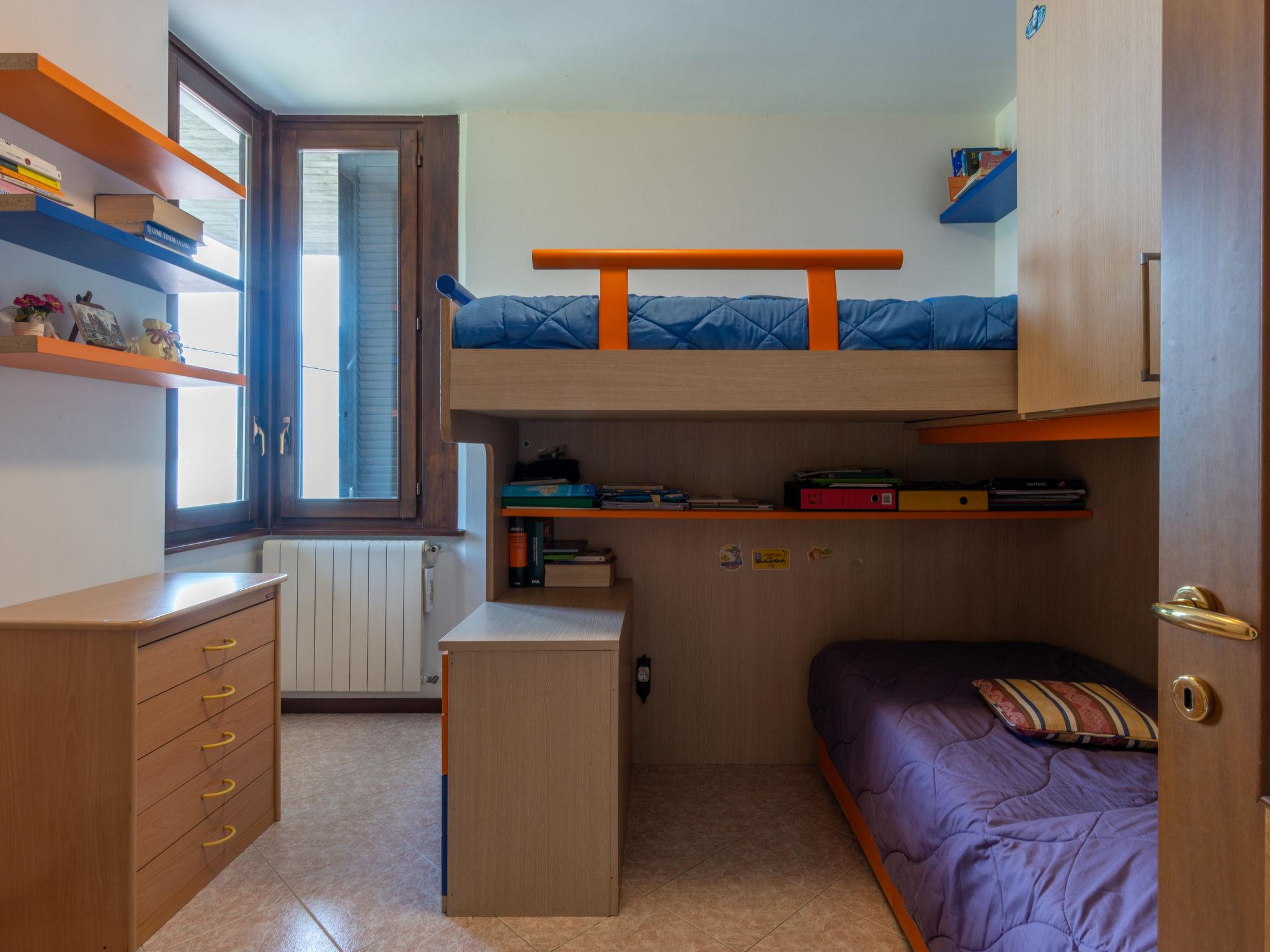Foto 15 - Apartment mit 3 Schlafzimmern in Gera Lario mit garten und blick auf die berge