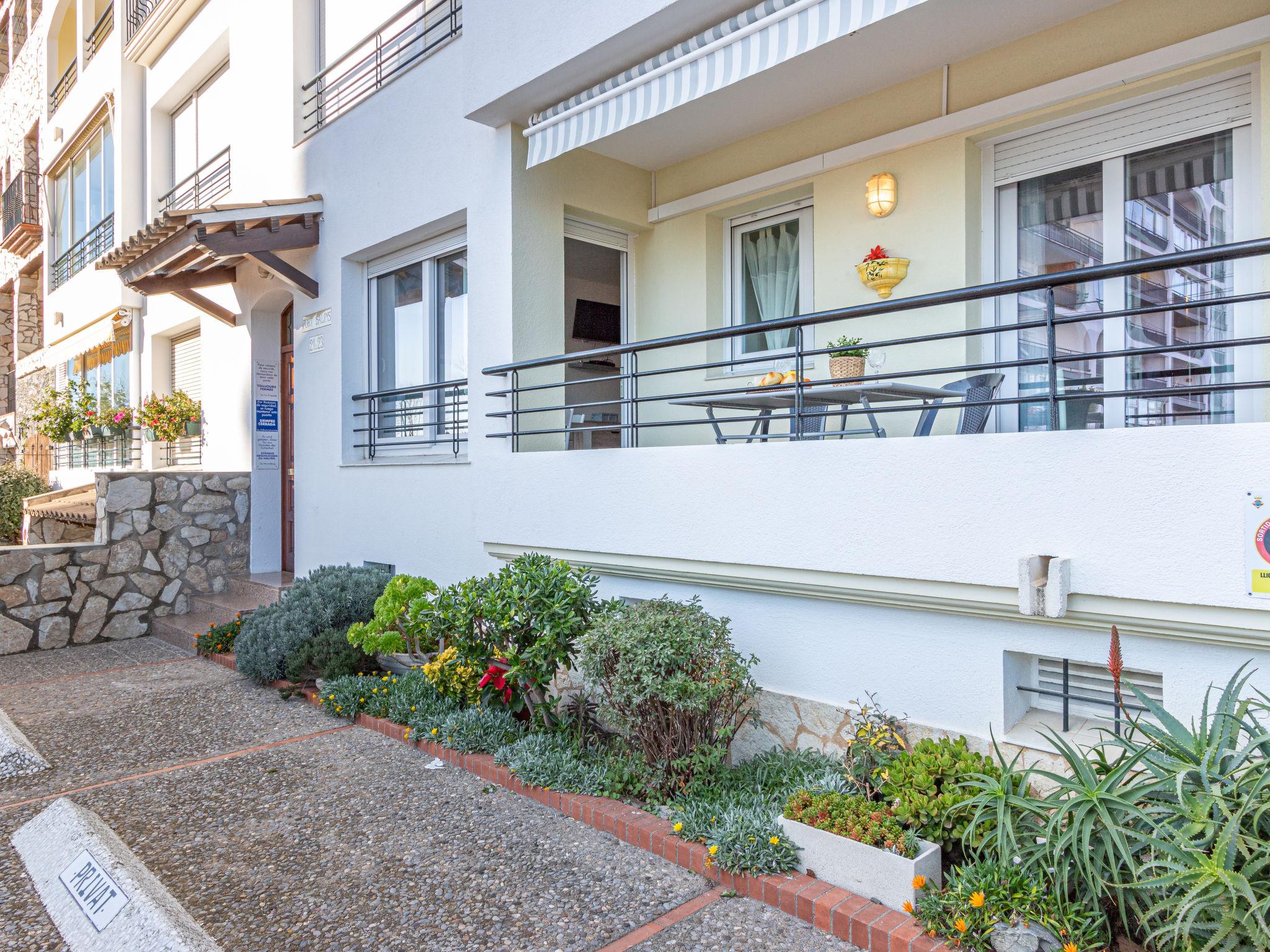 Foto 17 - Apartamento de 2 habitaciones en Castelló d'Empúries con vistas al mar