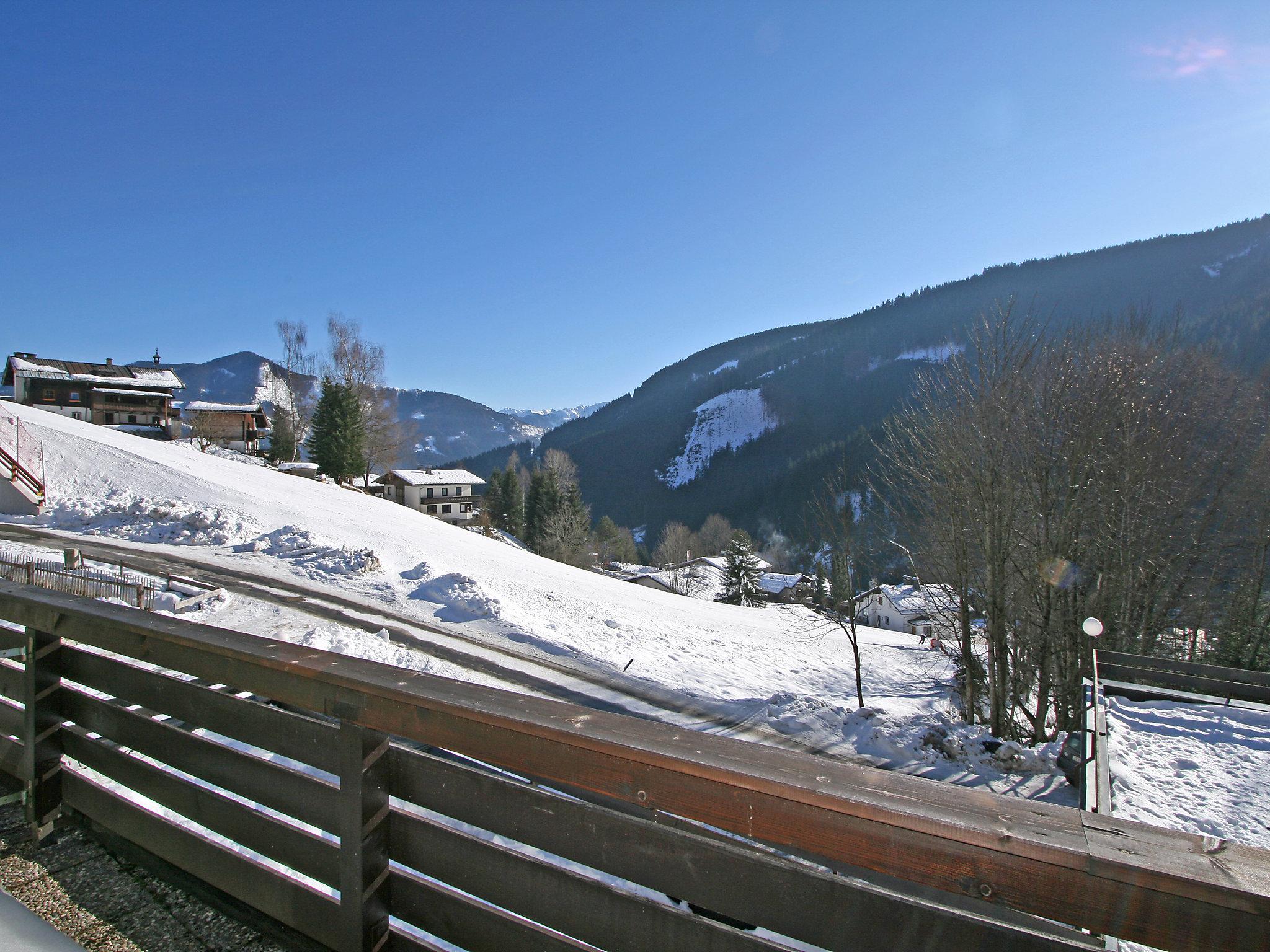 Foto 48 - Appartamento a Zell am See con terrazza e vista sulle montagne