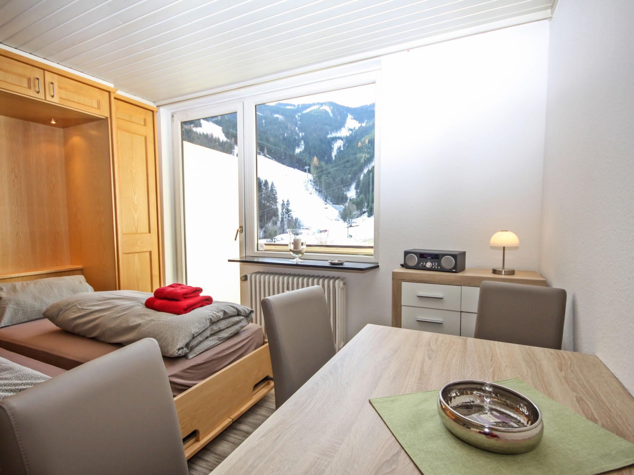 Foto 2 - Apartamento en Zell am See con vistas a la montaña