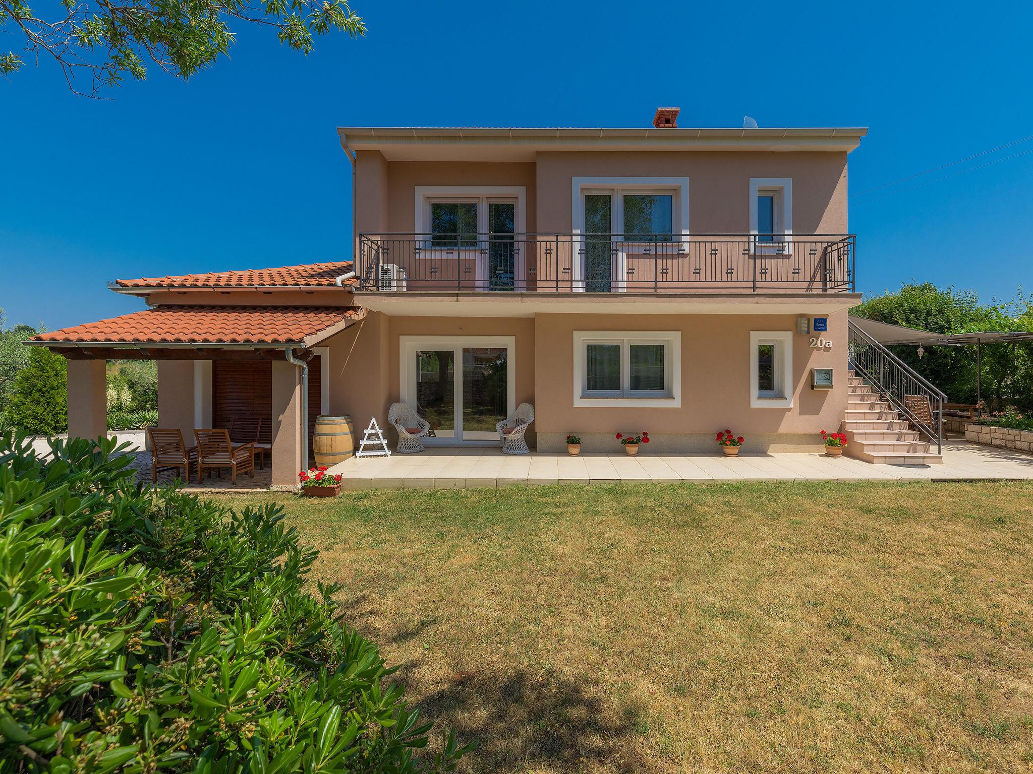 Foto 27 - Casa con 4 camere da letto a Marčana con piscina privata e vista mare